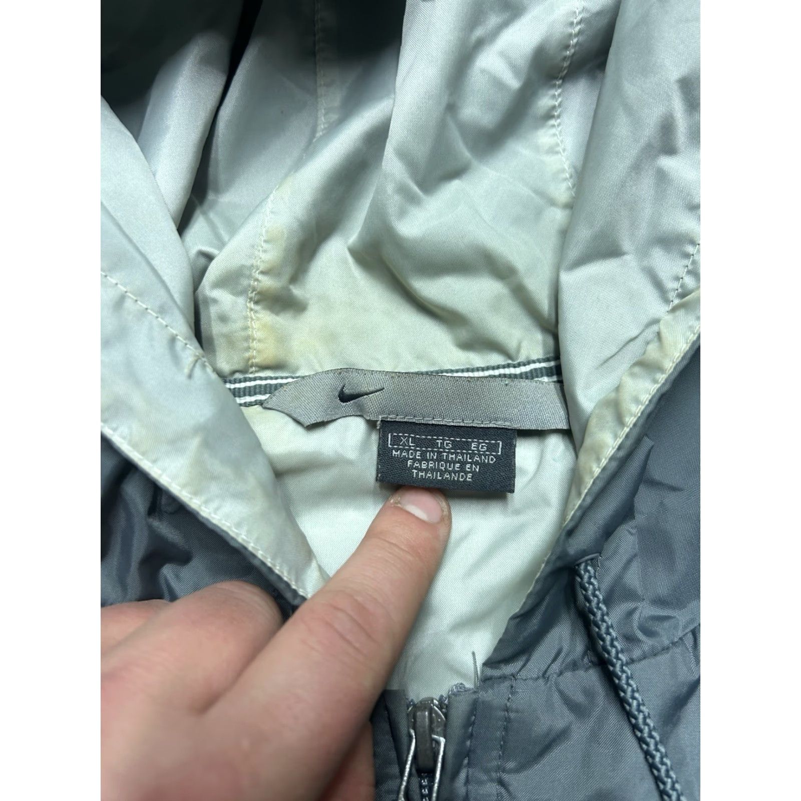 Nike Vintage Nike Hooded Jacket XL Gray Windbreaker Lined Spell Out Swoosh User: Vintage Nike Hooded Jacket XL Gray Windbreaker Lined Spell Out Swoosh Size US XL / EU 56 / 4 - 5 Thumbnail