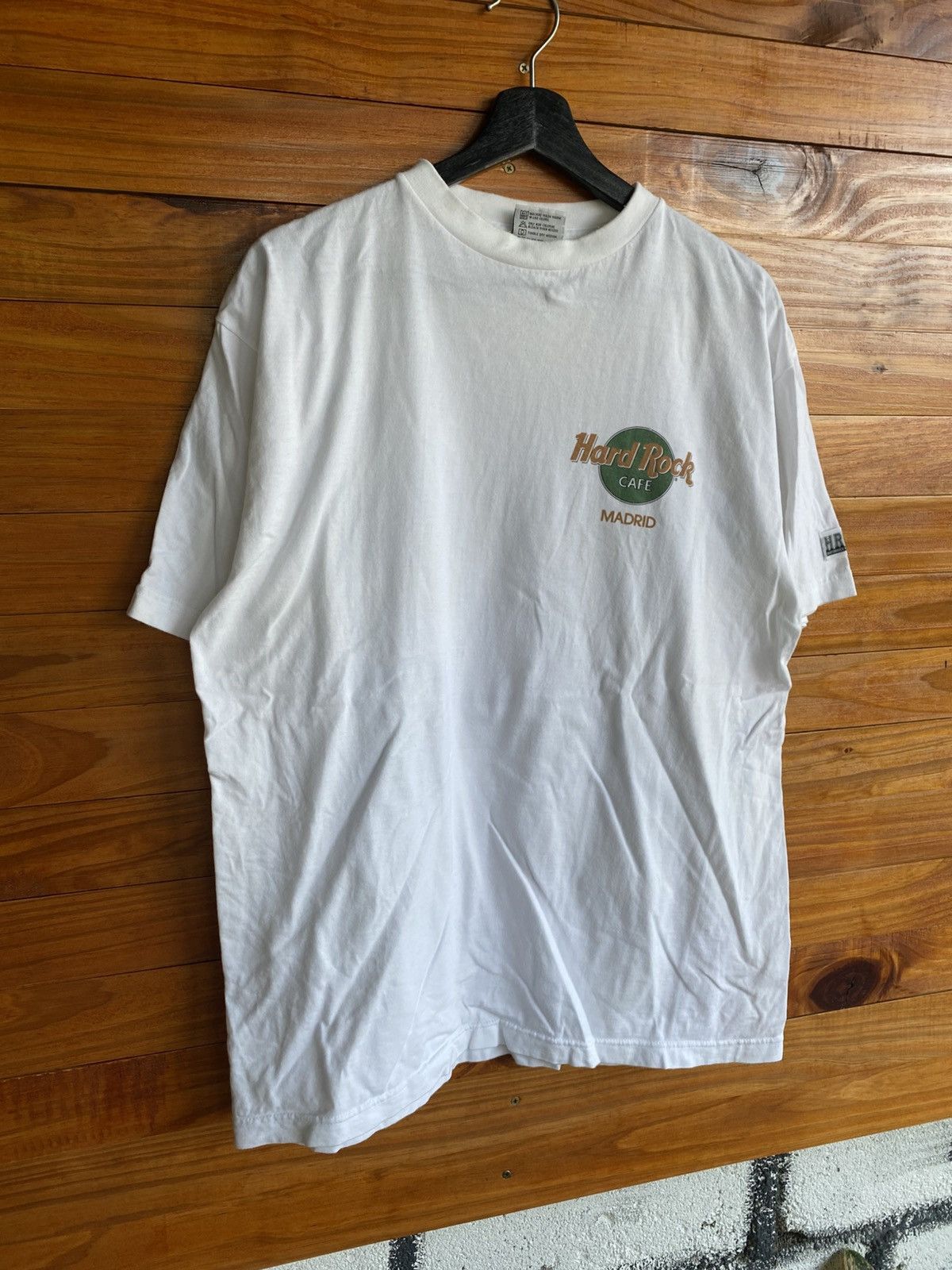 Hard Rock Cafe Vintage Hard Rock Cafe Madrid Heavy Tee White T-Shirt 1990s Size US M / EU 48-50 / 2 - 9 Thumbnail