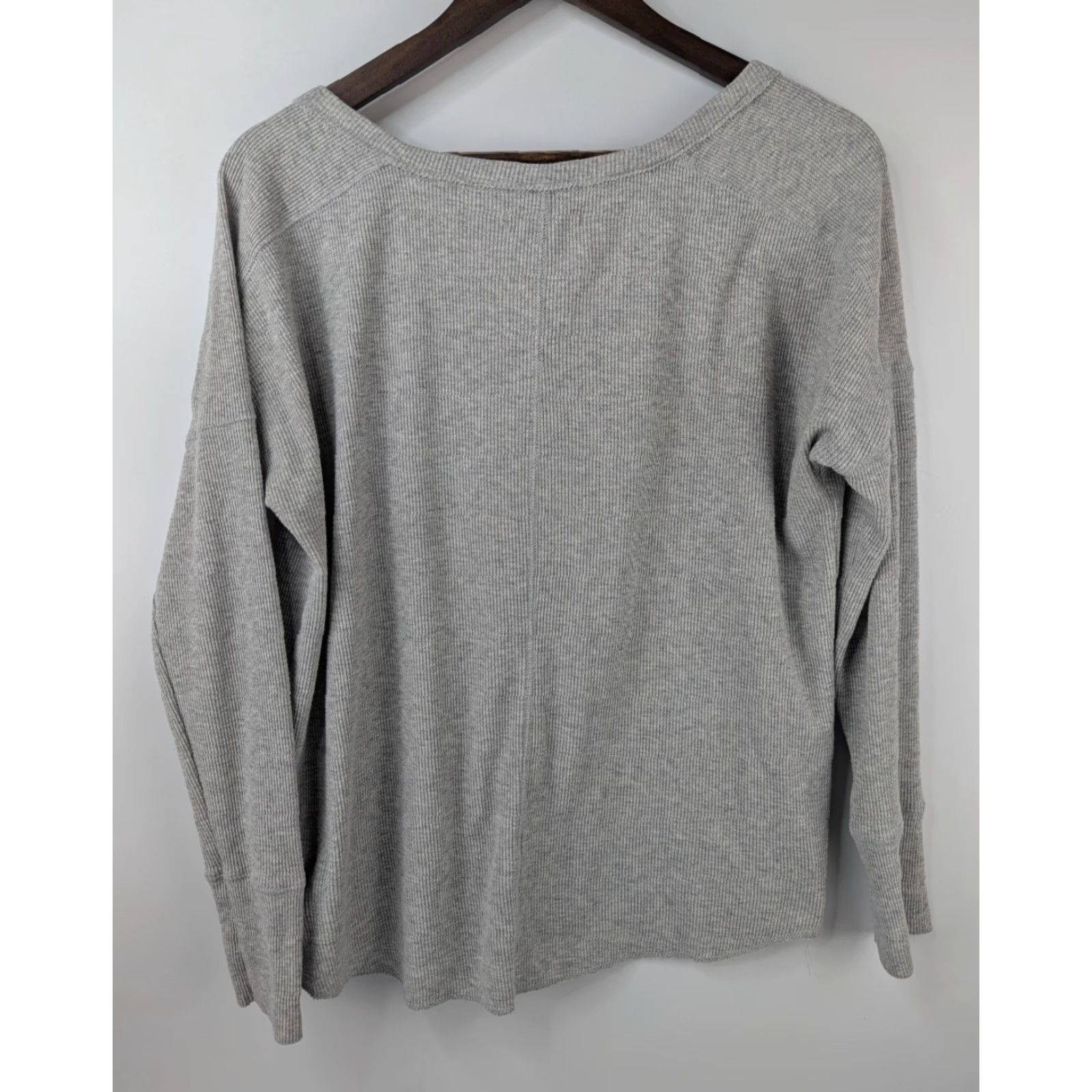 American Eagle Outfitters American Eagle Outfitters Henley Moon Lover Ribbed Gray Size Large Scoop Neck Long Sleeve Shirt Womens Size L / US 10 / IT 46 - 7 Thumbnail