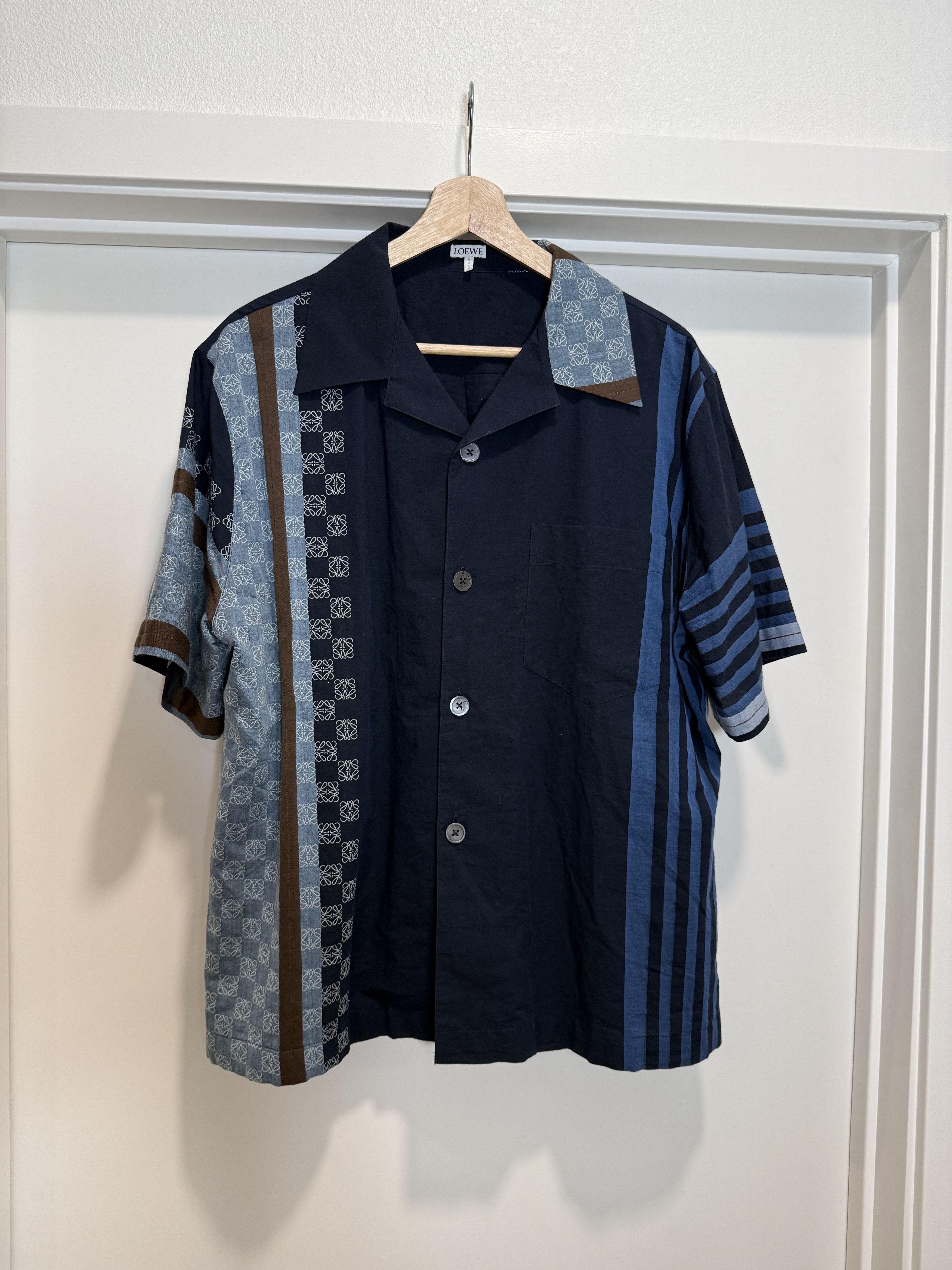 Loewe Anagram Short Sleeve Shirt Size US S / EU 44-46 / 1 - 1 Thumbnail