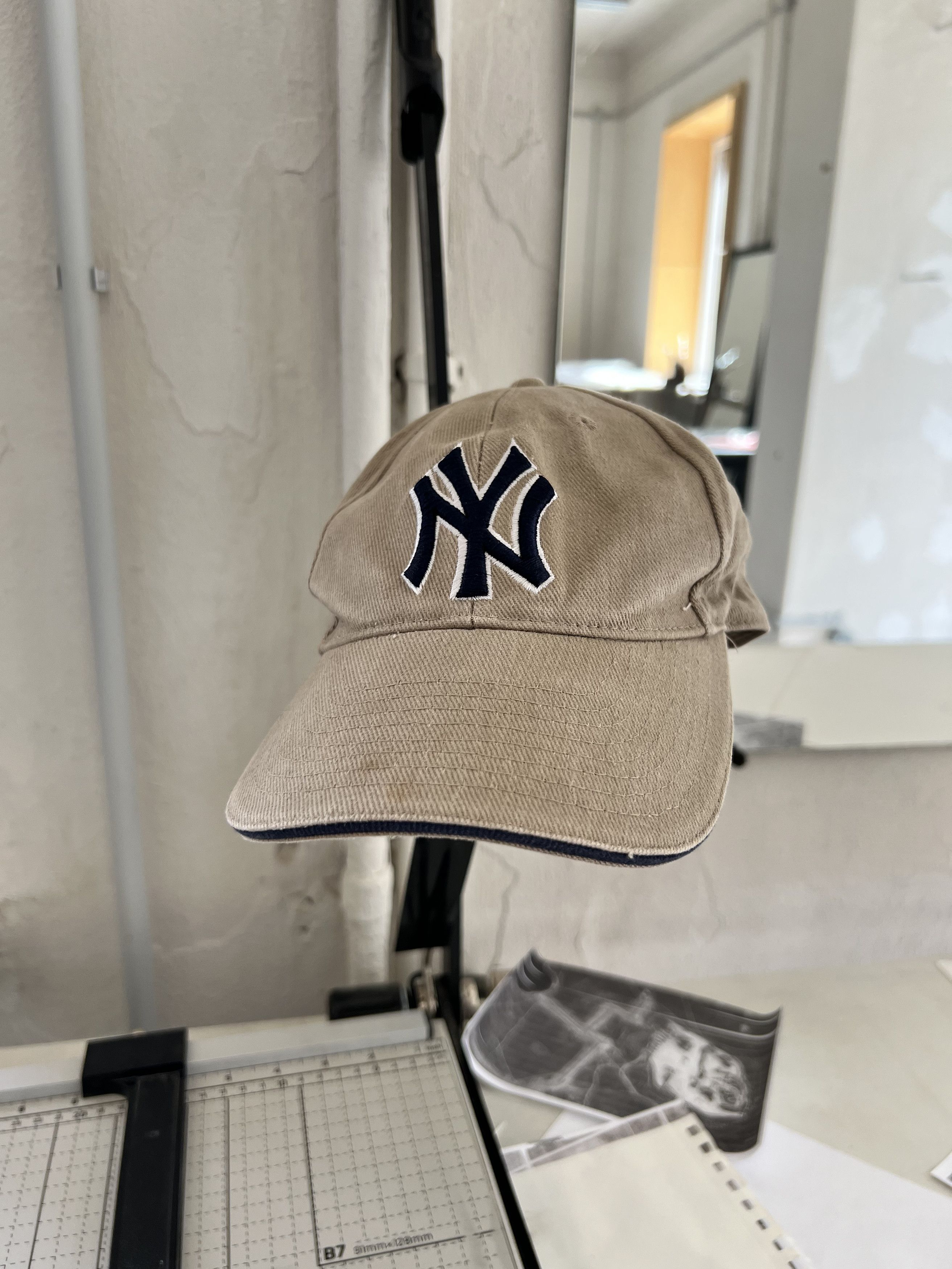 MLB Yankees Vintage Rare Embroidered Cap 1990s Size ONE SIZE - 1 Thumbnail