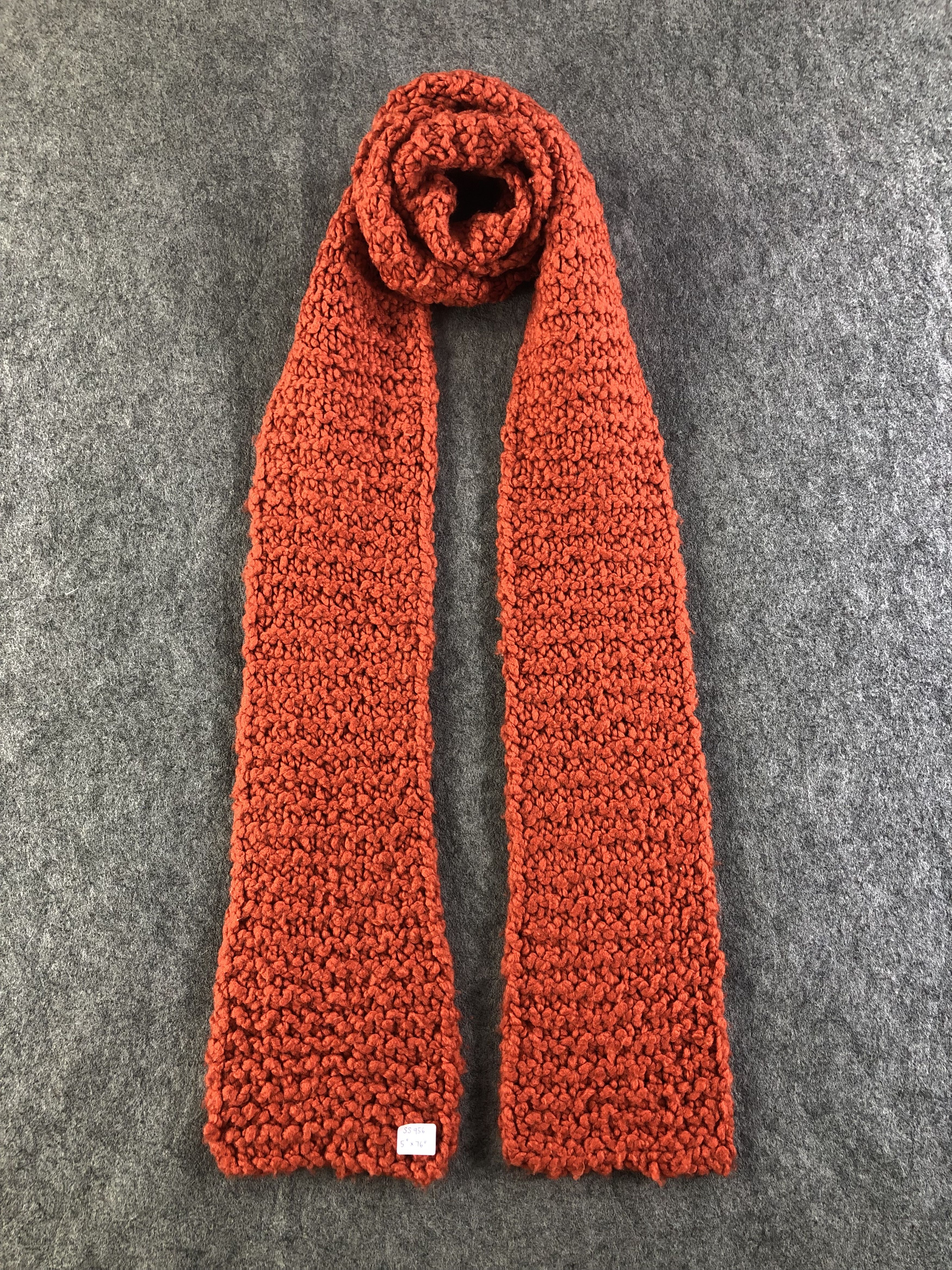 Banana Republic Banana Republic Knit Scarf / Muffler / Neckwear Size ONE SIZE - 1 Thumbnail