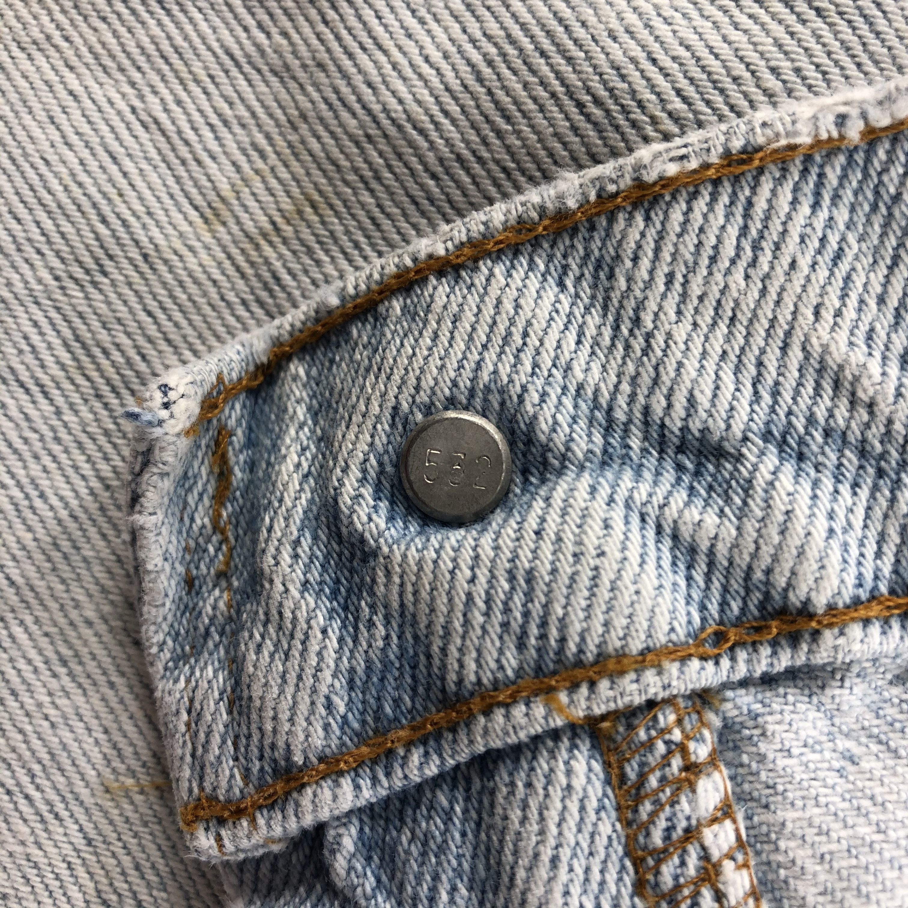 Levi's × Vintage Vintage 90s Light Wash Levis 505 Jeans-JM2408 Size US 33 - 10 Thumbnail