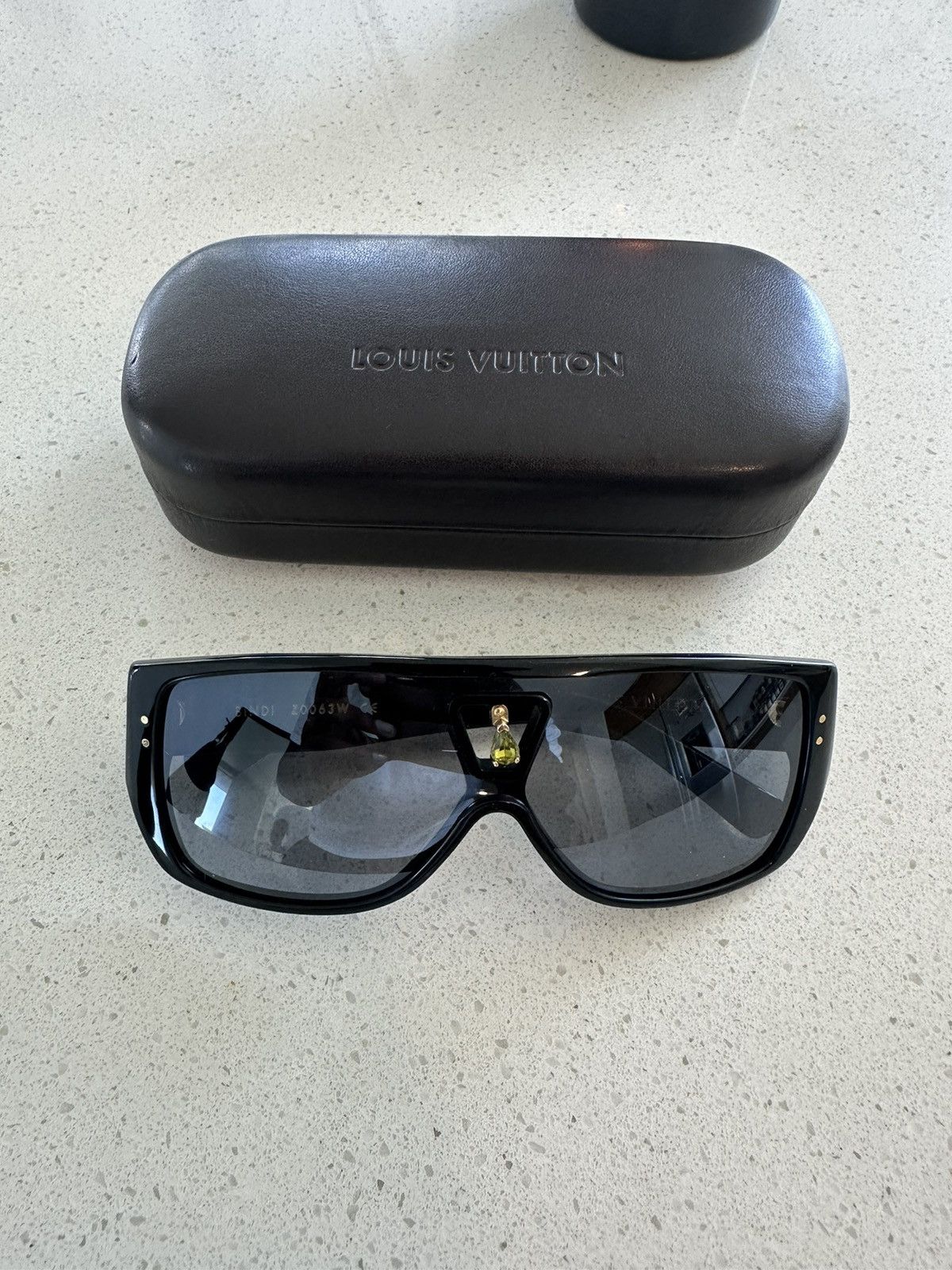 image of Louis Vuitton Bindi in Black, Men's