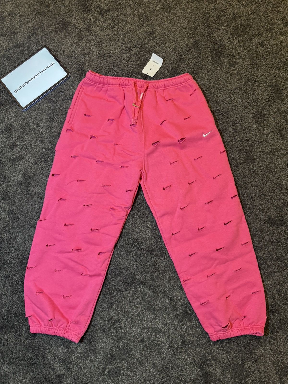 Nike Nike x Jacquemus Le Swoosh Jogging Pant Dark Pink Size US 34 / EU 50 - 1 Thumbnail