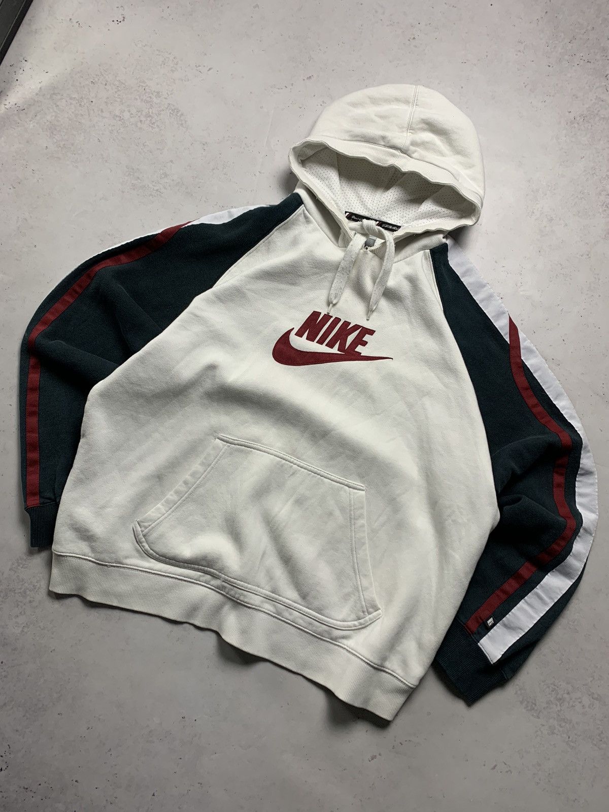Nike Vintage Nike Embroidery Boxy Hoodie Y2K XL Size US XL / EU 56 / 4 - 2 Thumbnail