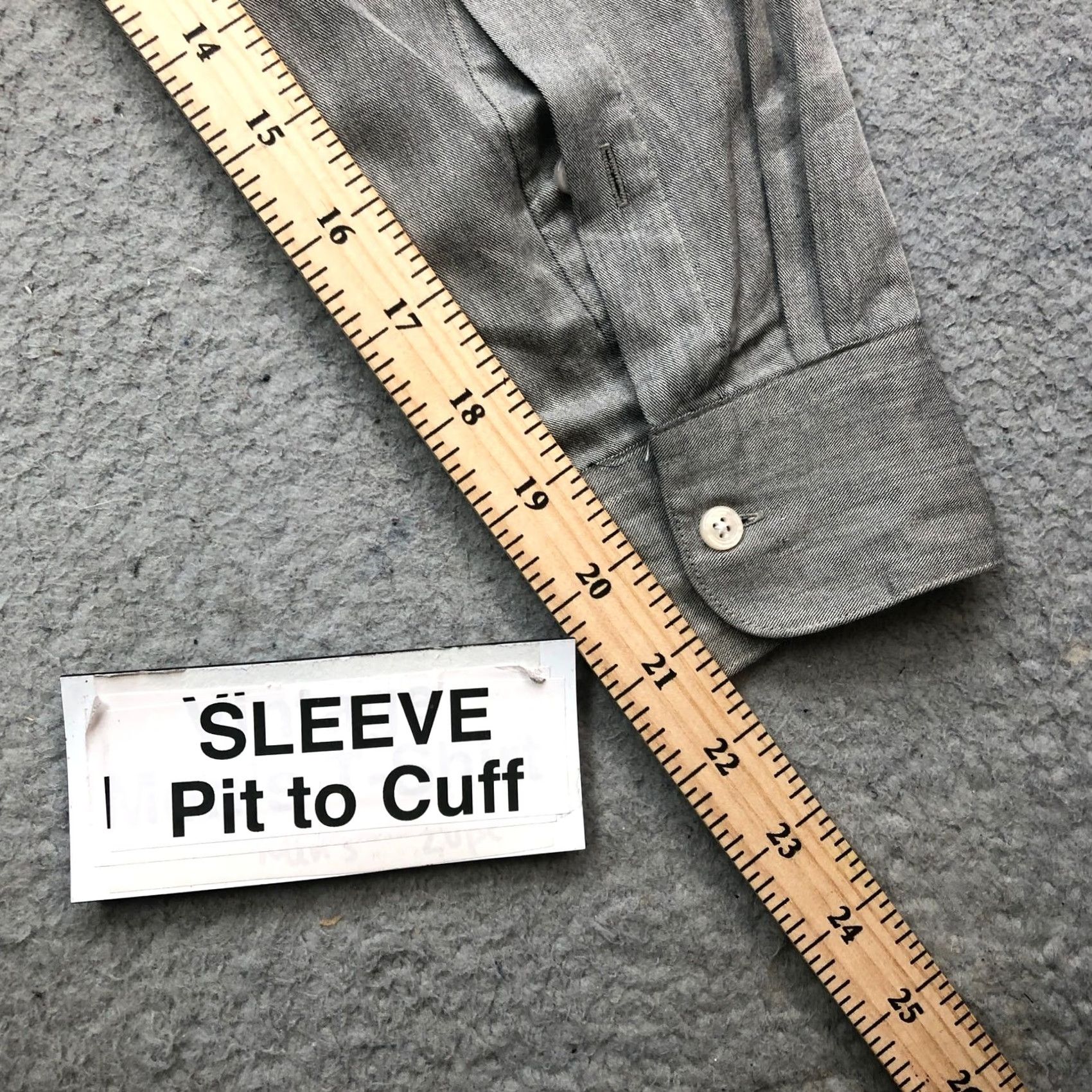 Etienne Aigner VINTAGE Etienne Aigner Button Up Shirt Mens Size 16 34-35 L Pocket Gray Button-Down Long Sleeve Collared Casual Travel All Seasons Size US L / EU 52-54 / 3 - 6 Thumbnail
