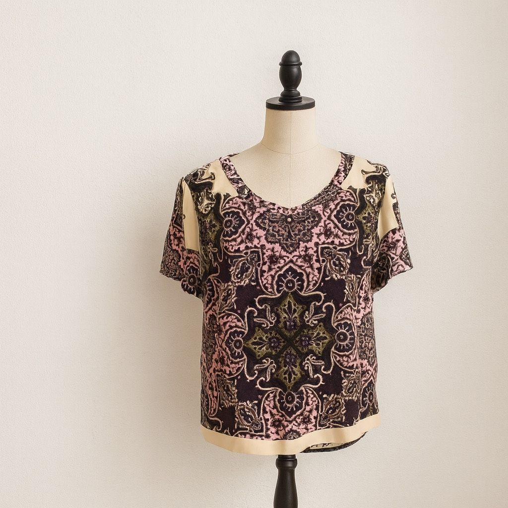 Forever 21 Forever 21 Women’s Size M Paisley Print Short Sleeve Blouse Size M / US 6-8 / IT 42-44 - 1 Thumbnail