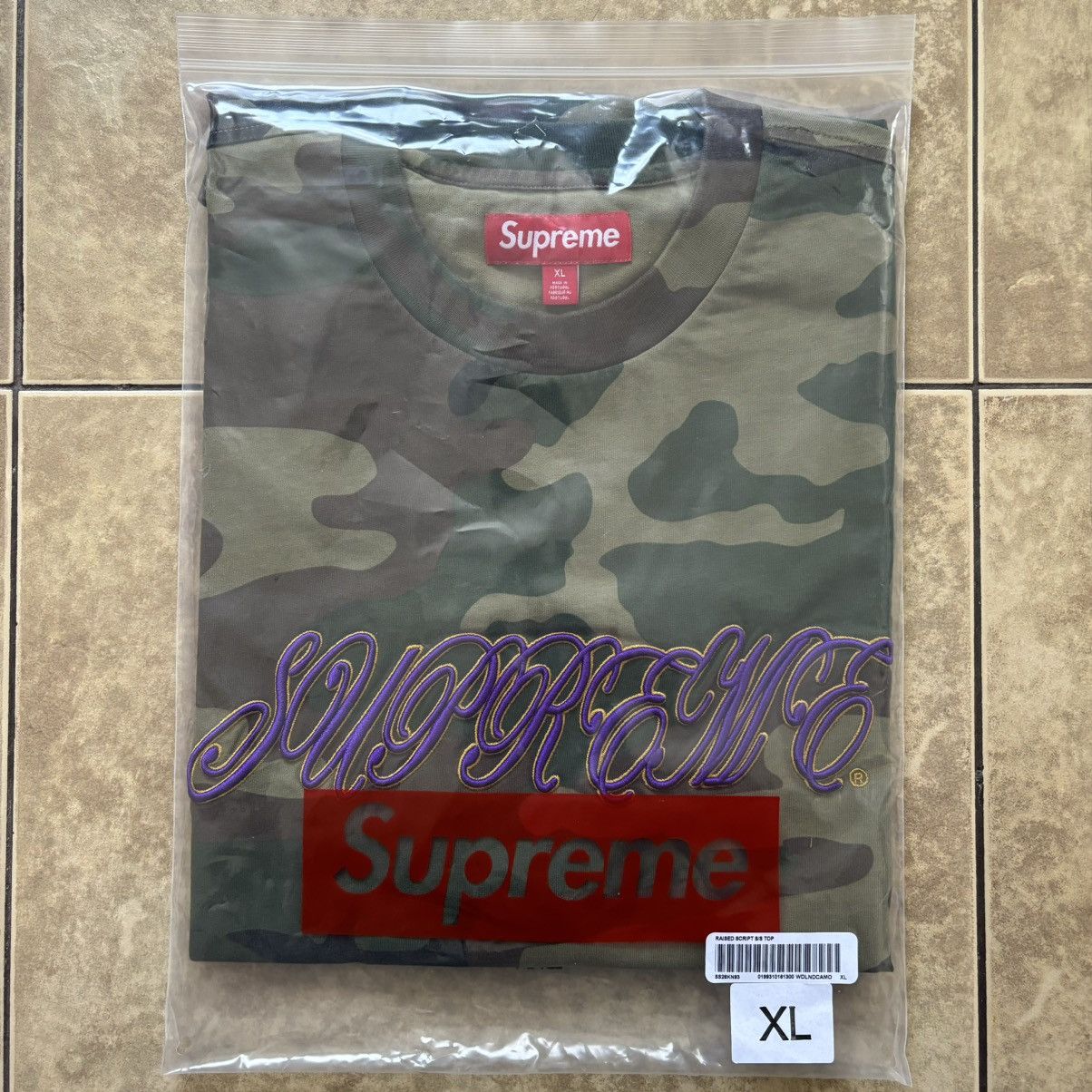 Supreme Supreme Raised Script S/S Top Size US XL / EU 56 / 4 - 2 Thumbnail