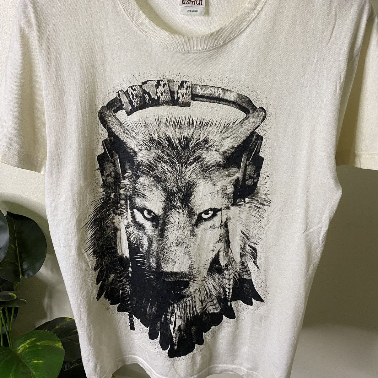 Vintage Vintage 2000s Wolf Graphic Streetwear Tee Size US M / EU 48-50 / 2 - 2 Thumbnail