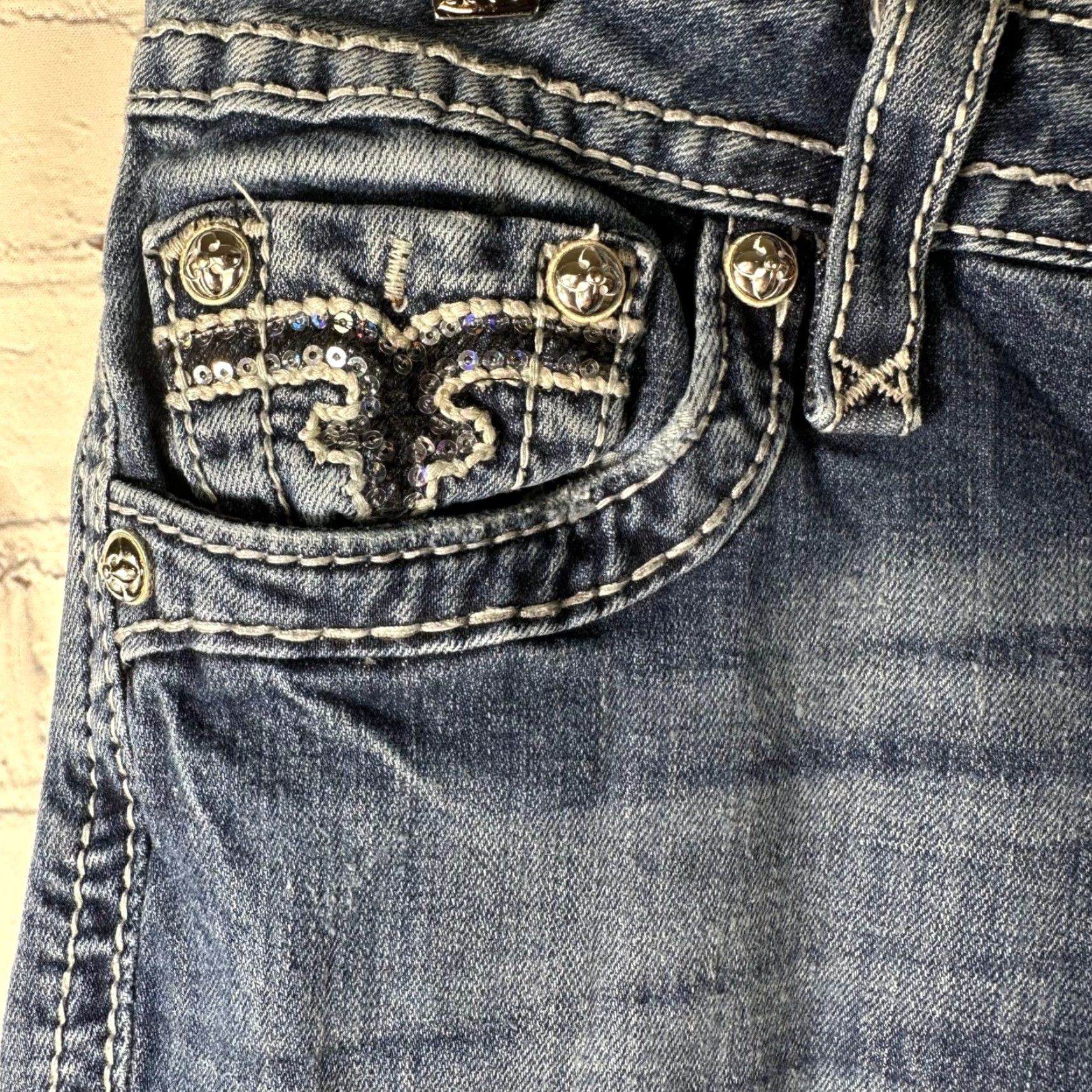 Vintage Rock Revival Jeans 29 Gina Straight Medium Wash Sequin Embroidered Logo Pockets Y2K Western Womens Jeans Size 29" - 3 Thumbnail