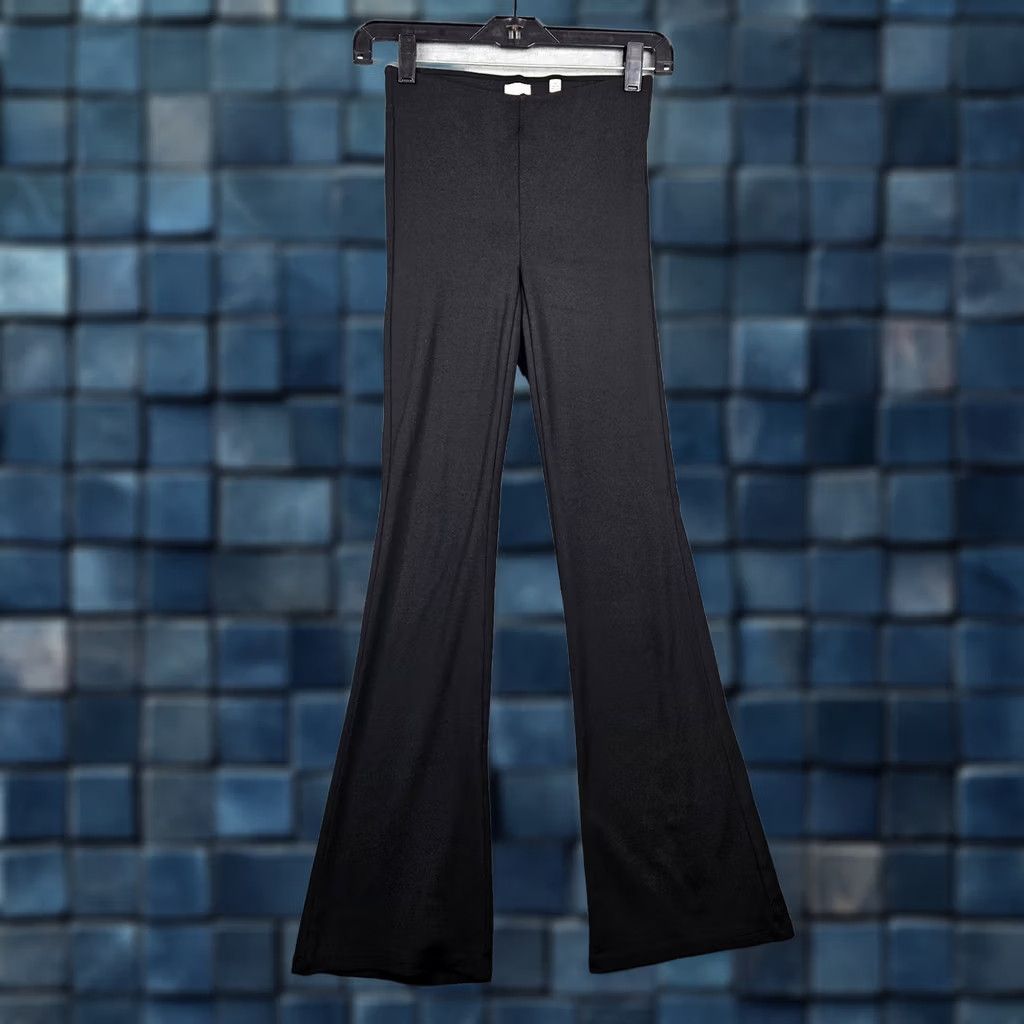 Vintage Wilfred Black Mid-Rise Flared Leg Pull-On Elastic Waist Pant 2XS Womens Adult Pants Casual Black Flared Leg 2XS Wilfred Womens Denim? Size 24" / US 00 / IT 34 - 1 Thumbnail