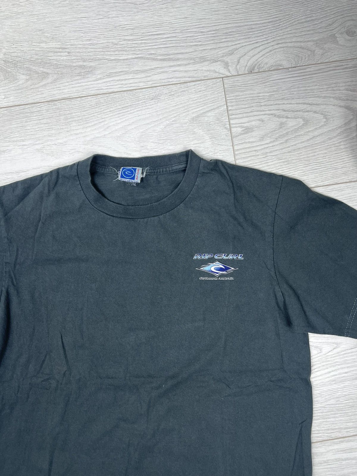 Quiksilver × Rip Curl × Vintage Vintage 90's Quiksilver Surfing Faded Purple T-Shirt Size US S / EU 44-46 / 1 - 2 Thumbnail