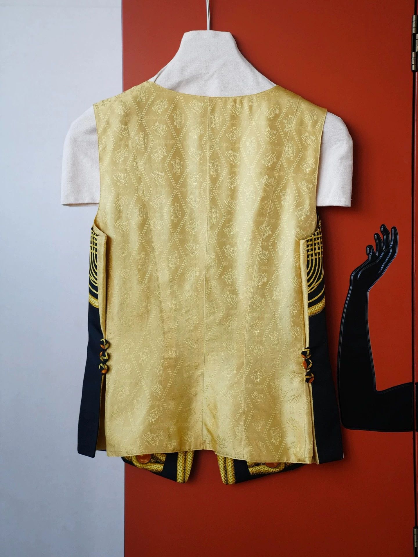 Hermes Hermes Vintage Silk Printed Vest French 38 Side Button Pleats Size S / US 4 / IT 40 - 3 Thumbnail