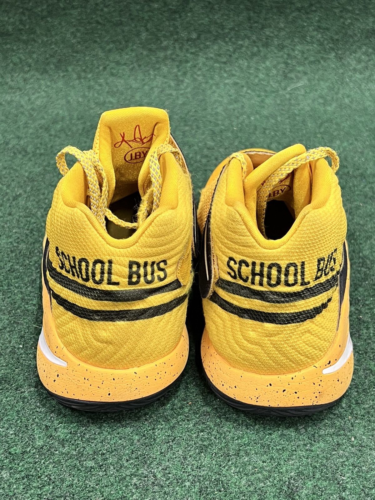 Nike 2016 Kyrie 2 School Bus Size US 7 / EU 40 - 5 Thumbnail