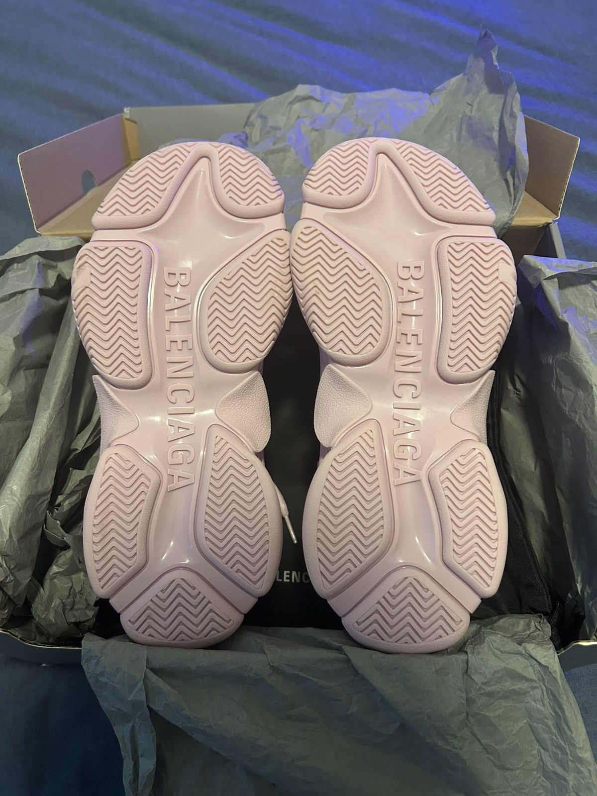 Balenciaga Balenciaga triple S all over logo sneaker Size US 9 / IT 39 - 2 Thumbnail