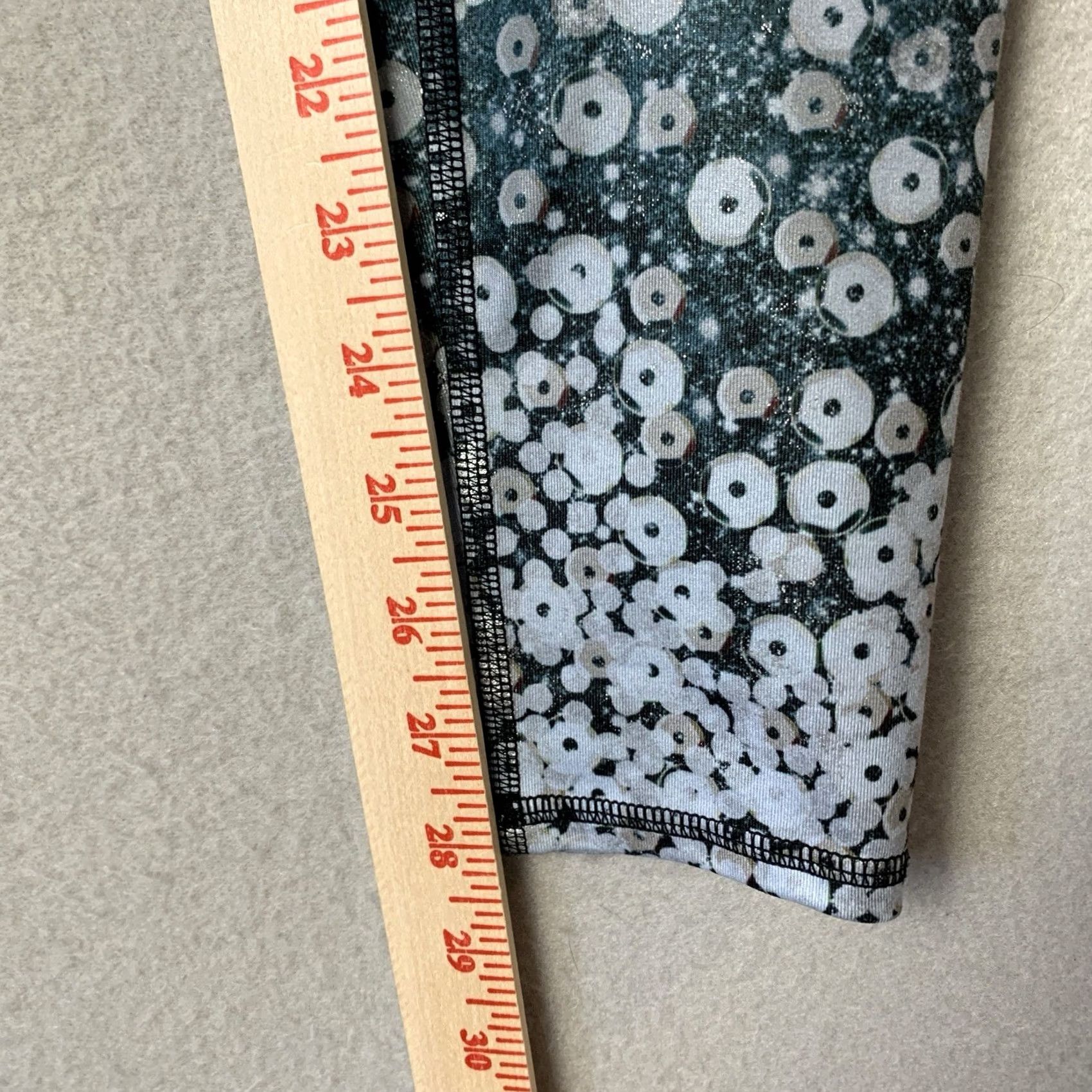 Alo Yoga VINTAGE Alo Yoga Airbrush Black Brilliance High Rise Athletic Leggings Floral Sz Medium Size 32" / US 10 / IT 46 - 5 Thumbnail