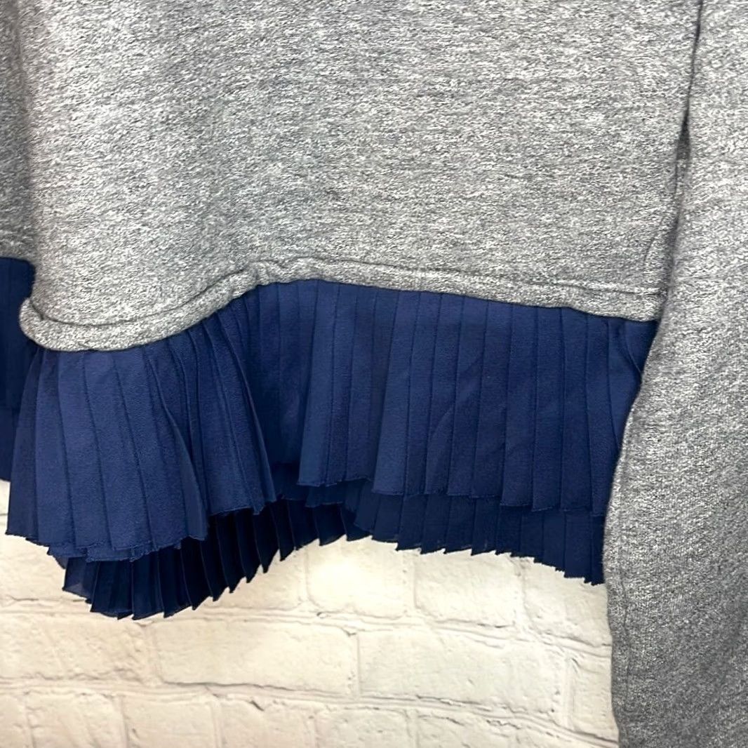 J.Crew J. Crew Women's Sweatshirt Crewneck with Navy Blue Ruffle Multicolor Gray L Sweatshirt Pullover Women Large Navy Ruffle Size L / US 10 / IT 46 - 2 Thumbnail