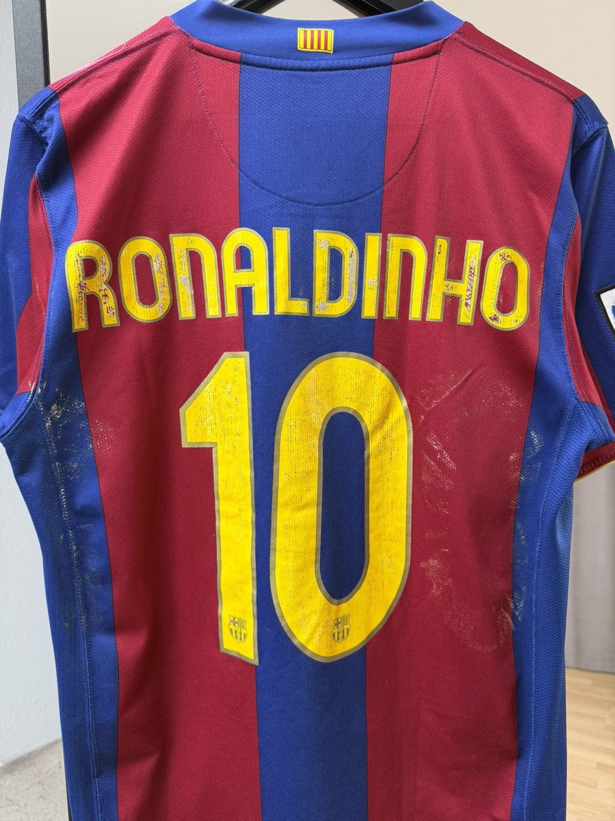 Nike Vintage Nike Barcelona #10 Ronaldinho 2007/08 Jersey Shirt Size US M / EU 48-50 / 2 - 2 Thumbnail