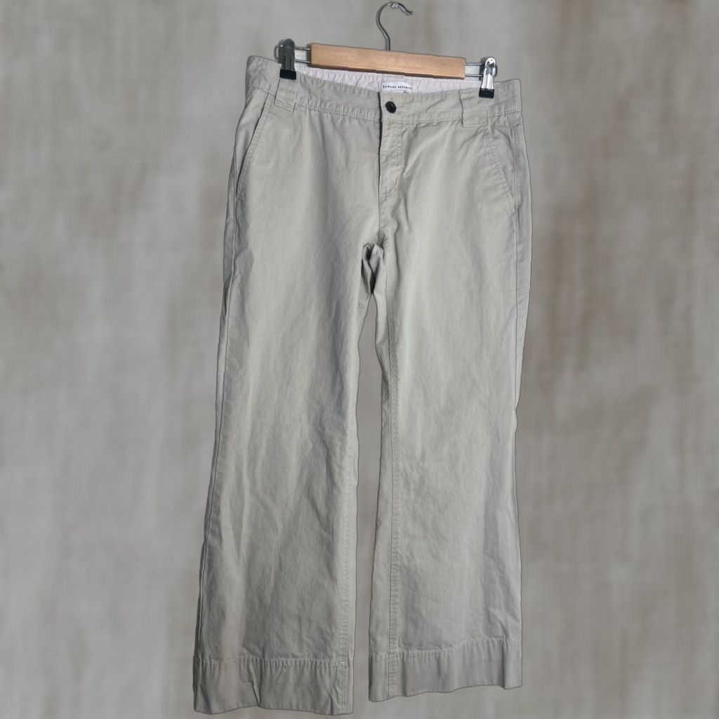 Banana Republic VINTAGE Banana Republic Y2k Womens Pants Flare Beige Cotton 32x29 Size 6 Chino Womens Size 28" / US 6 / IT 42 - 1 Thumbnail