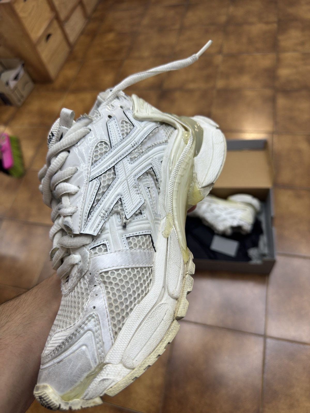 Balenciaga Balenciaga runner sneaker white Size US 7 / EU 40 - 4 Thumbnail