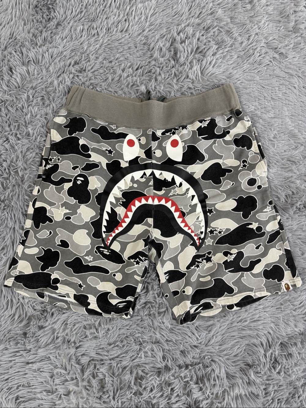 Bape A BATHING APE Camo Shark Shorts Size 34 Size US 34 / EU 50 - 1 Thumbnail