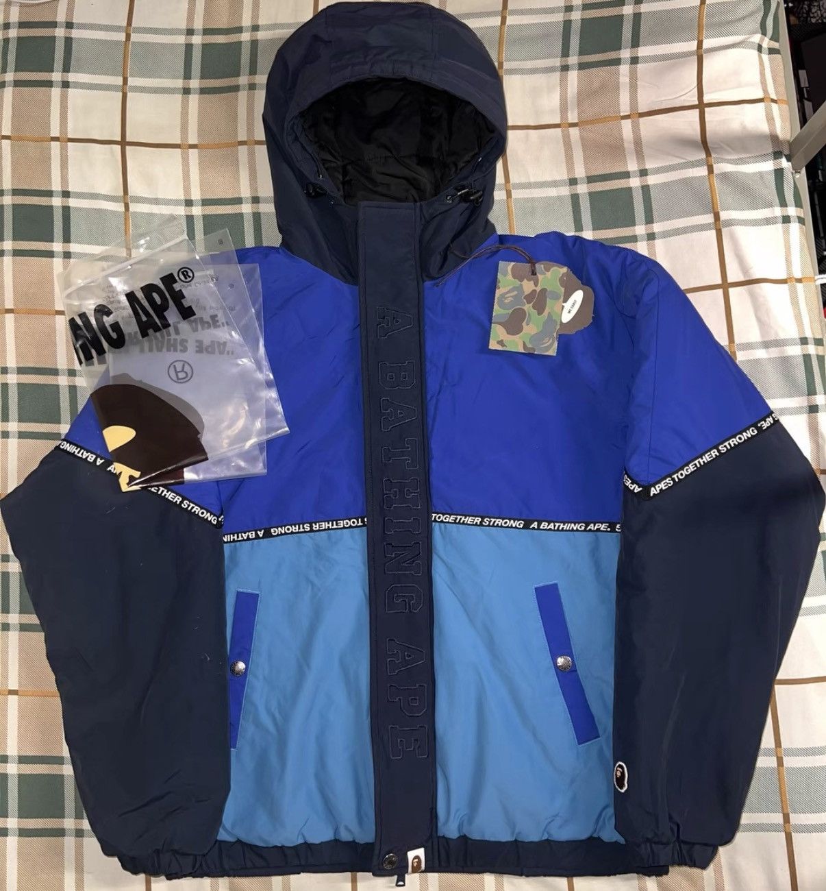 Bape BAPE OG Nigo era classic spliced blue logo down jacket Size US S / EU 44-46 / 1 - 1 Thumbnail