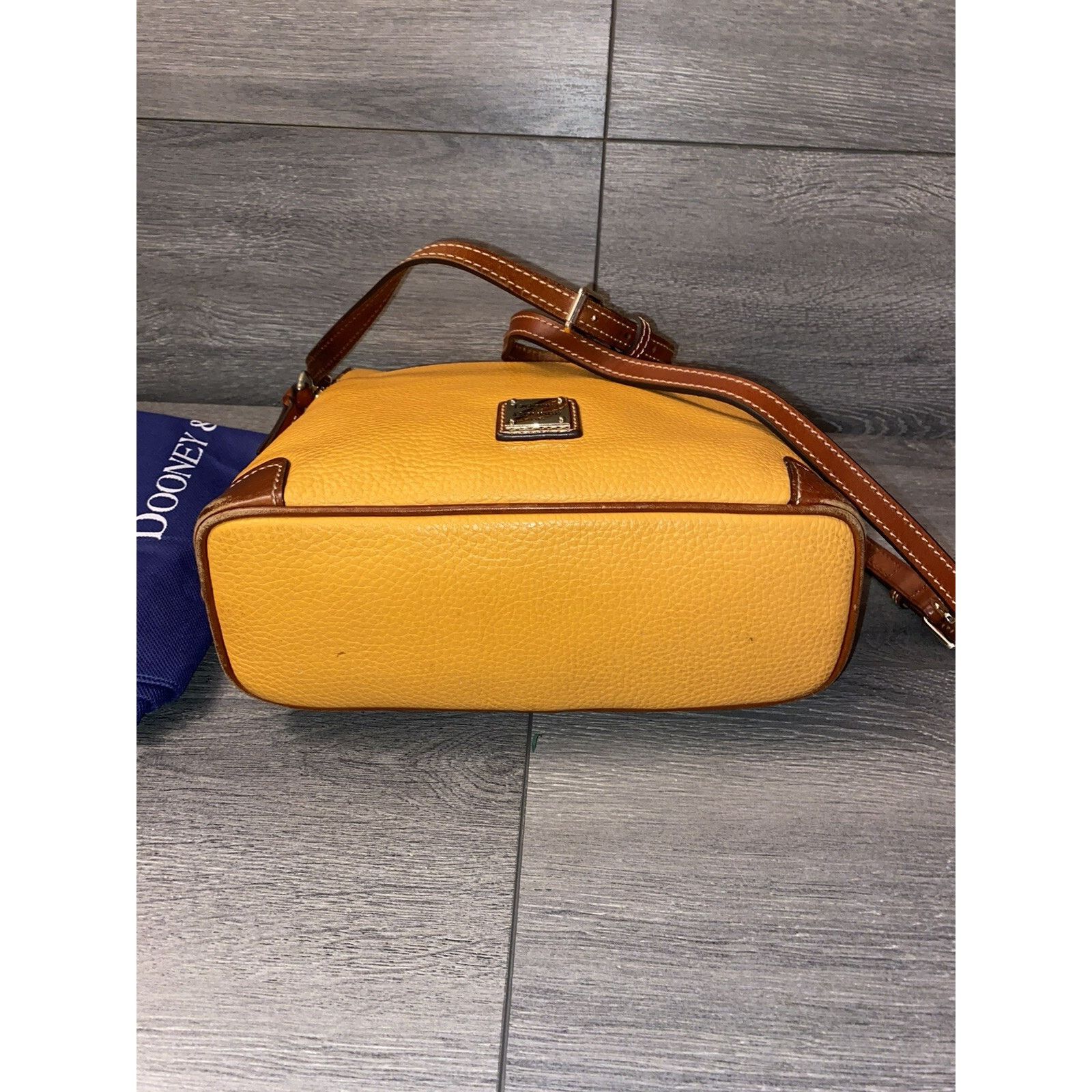 Dooney & Bourke Dooney & Bourke Pebble Leather Crossbody bag marigol A260501 Size ONE SIZE - 8 Thumbnail