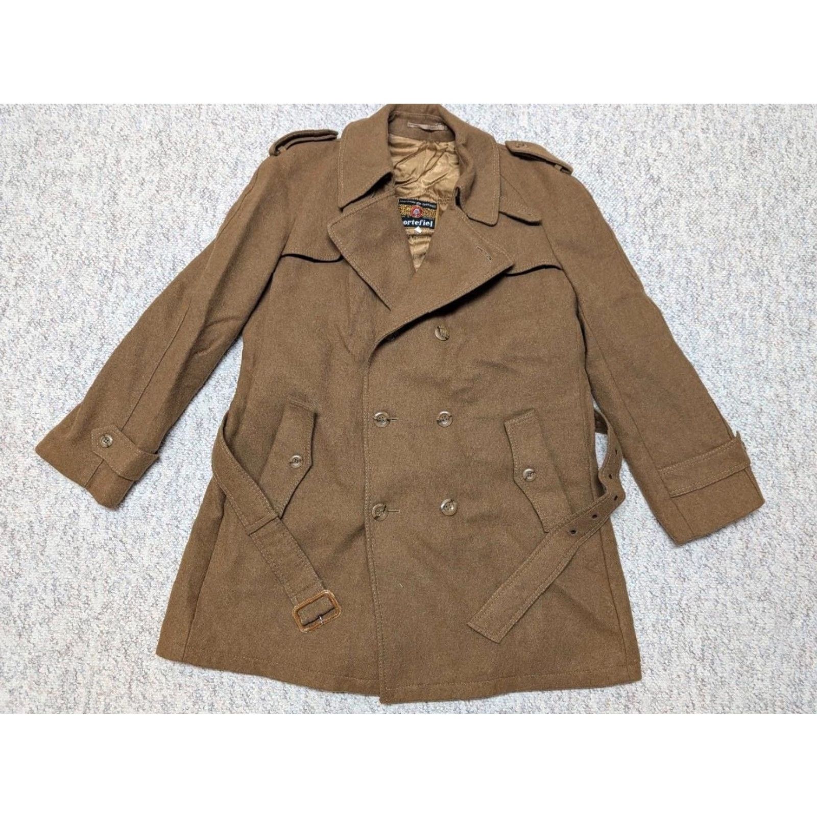 Vintage VINTAGE Cortefiel men brown thick wool belted double breasted 42 overcoat trench coat wool brown Mens 42-44 1960s 70s Size US M / EU 48-50 / 2 - 7 Thumbnail