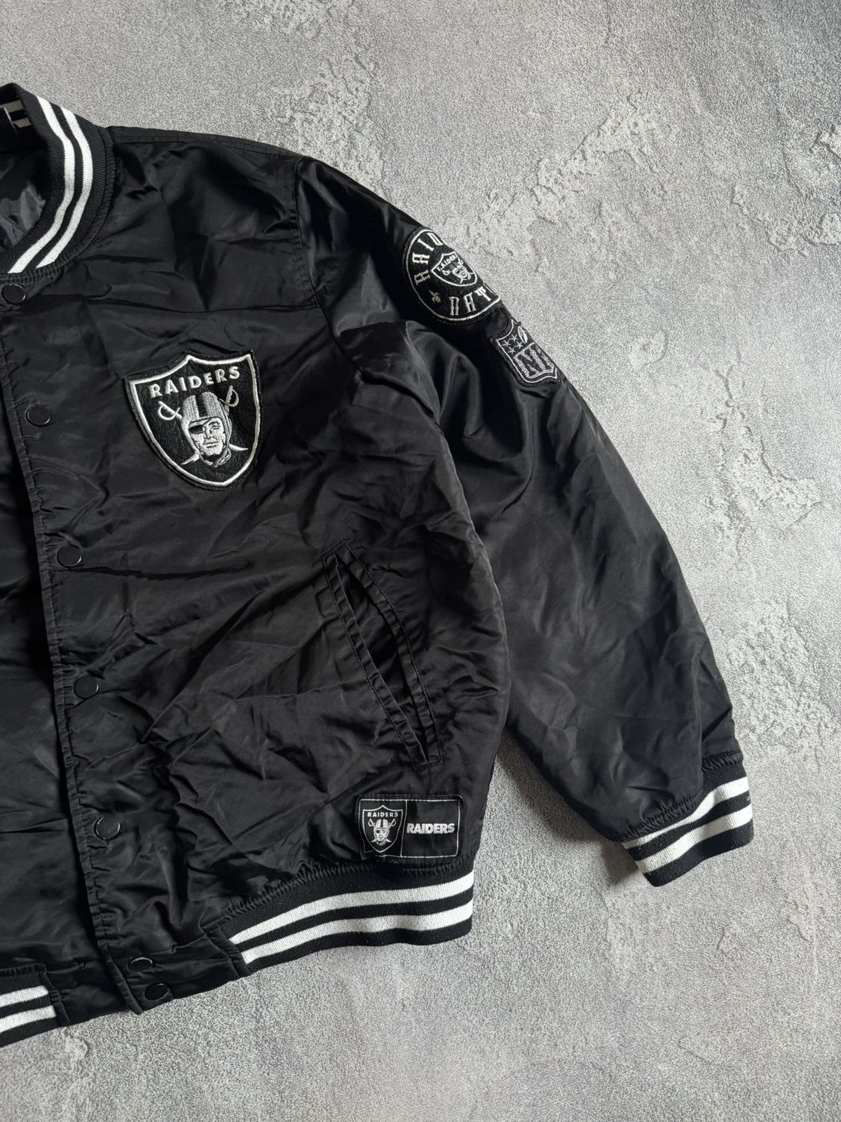 NFL Raiders NFL Las Vegas raider nation bomber jacket button up Size US L / EU 52-54 / 3 - 7 Thumbnail