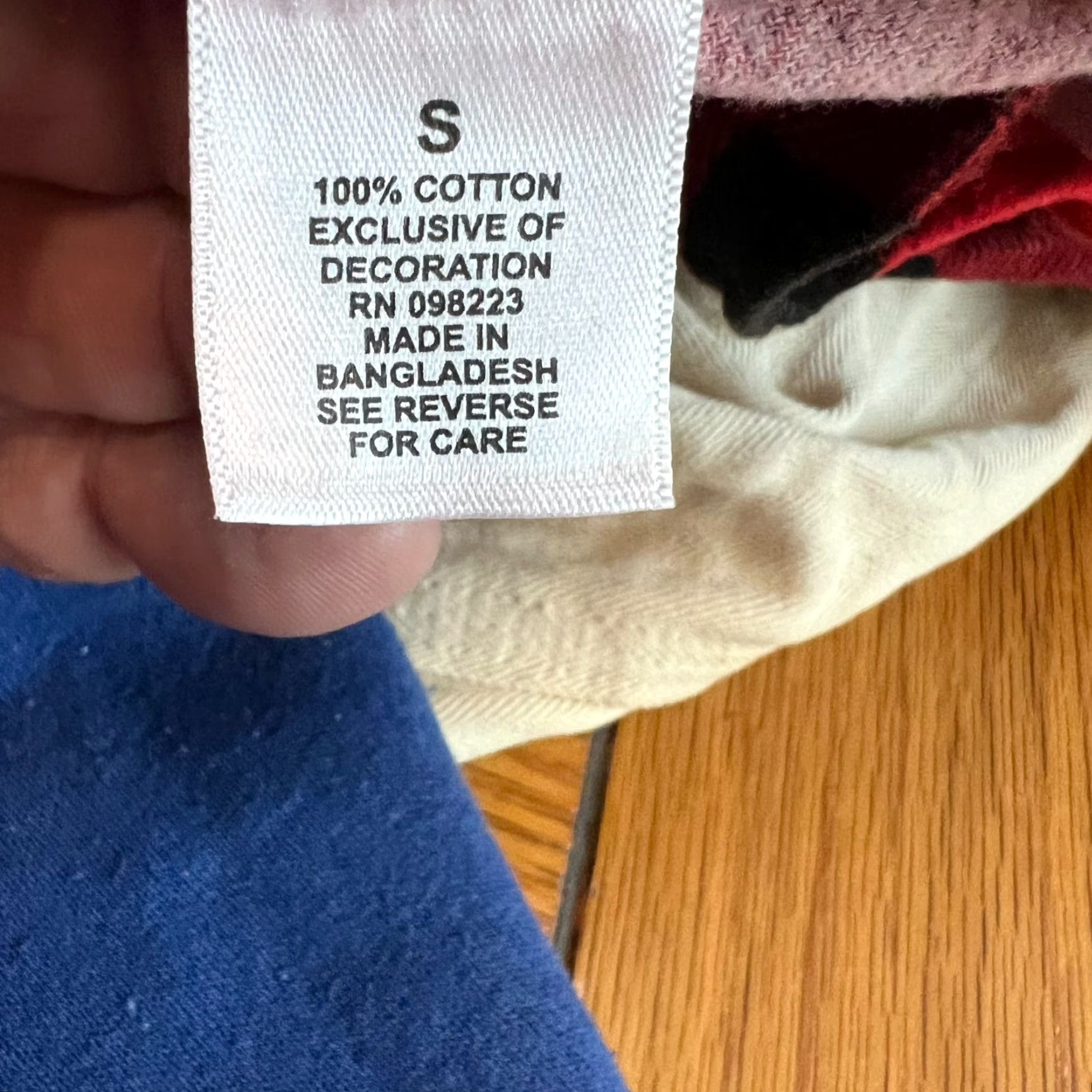 Vintage MAGELLAN Shiner Beer Plaid Button-Up Shirt Womens Size S Red/Black Flannel Casual Size S / US 4 / IT 40 - 7 Thumbnail