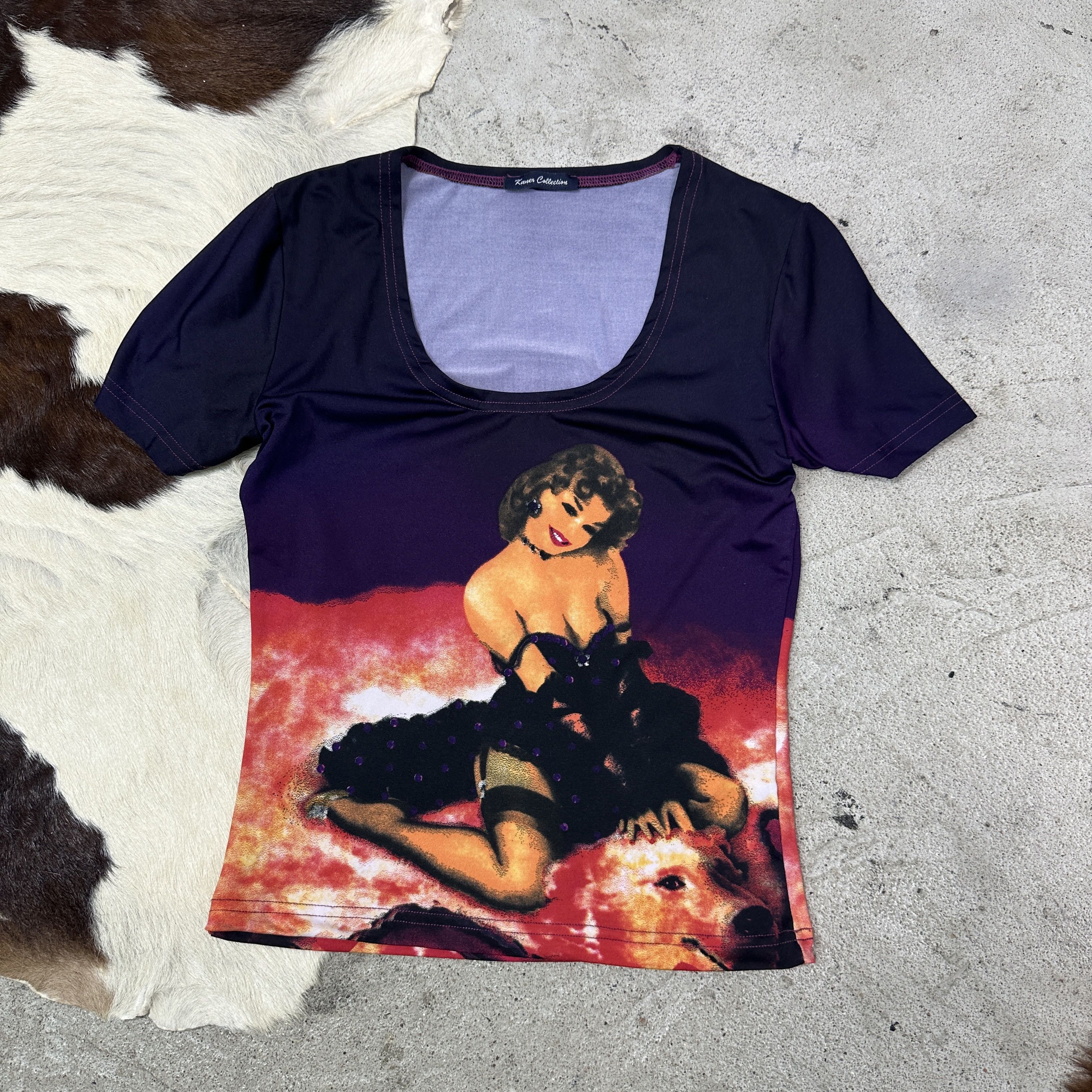 Vintage Vintage Avant Garde Fullrpint Glamour T-shirt 00s Size S / US 4 / IT 40 - 2 Thumbnail