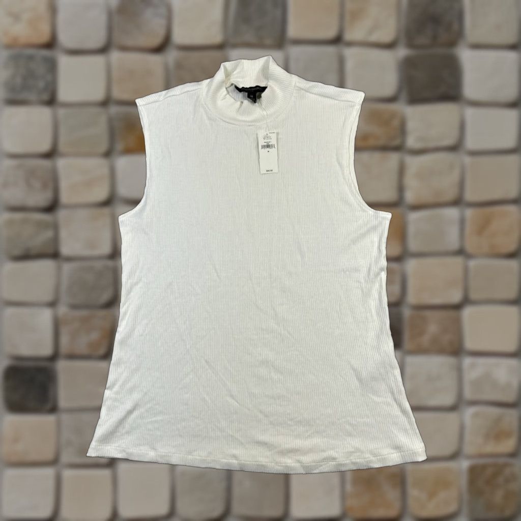 Banana Republic VINTAGE Banana Republic Women's Sleeveless Pullover Shirt Medium White Knit Casual Summer 90s Womens Size M / US 6-8 / IT 42-44 - 1 Thumbnail