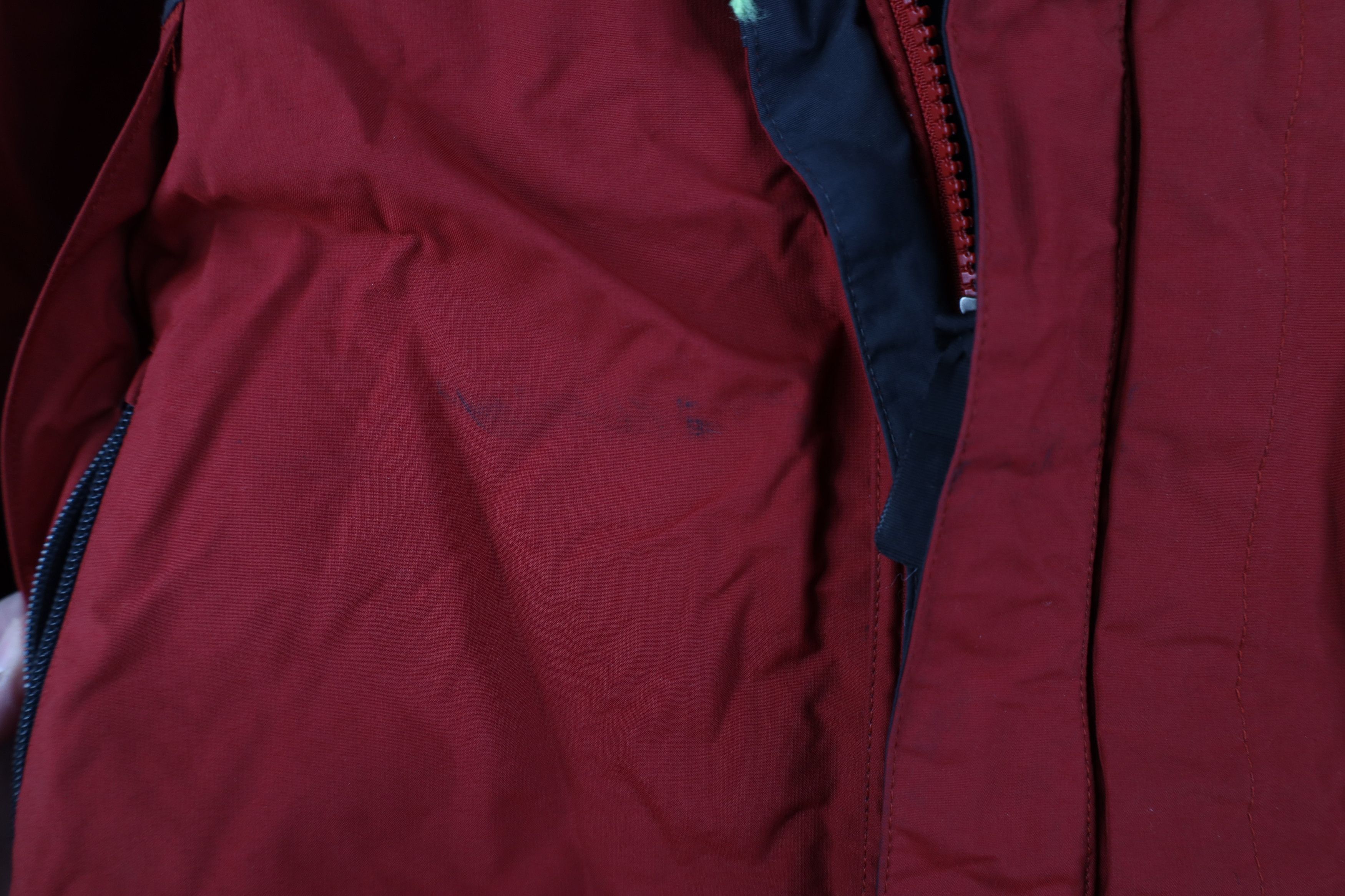 The North Face Vintage Y2K The North Face HyVent Waterproof Jacket Red Size US L / EU 52-54 / 3 - 5 Thumbnail