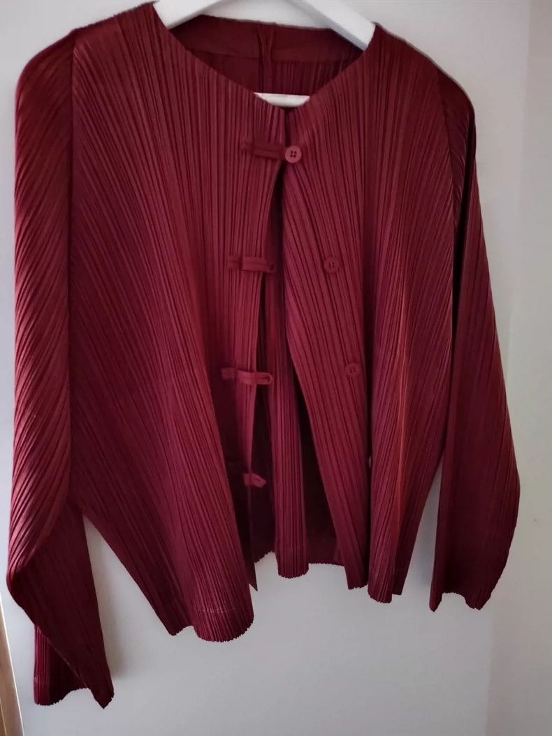 Issey Miyake Issey Miyake size:4 A dark red pleated long-sleeved cardig Size M / US 6-8 / IT 42-44 - 3 Thumbnail
