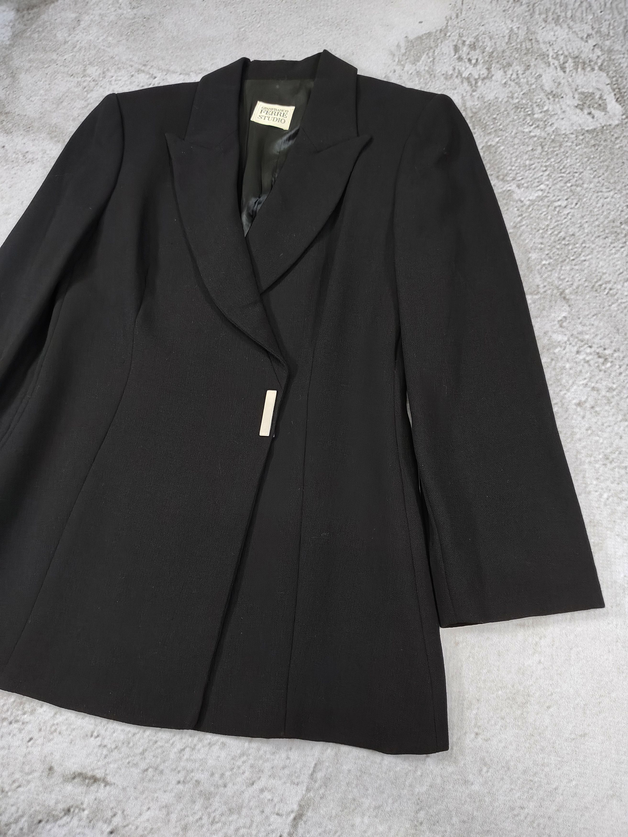 Gianfranco Ferre 90s Gianfranco Ferre Studio- Sculpted Tailoring Wool Blazer Size M / US 6-8 / IT 42-44 - 6 Thumbnail