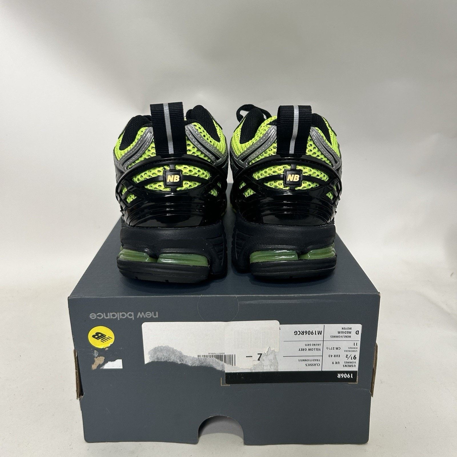 New Balance New Balance 1906R “Volt Black Silver” M1906RCG Size US 9.5 / EU 42-43 - 4 Thumbnail