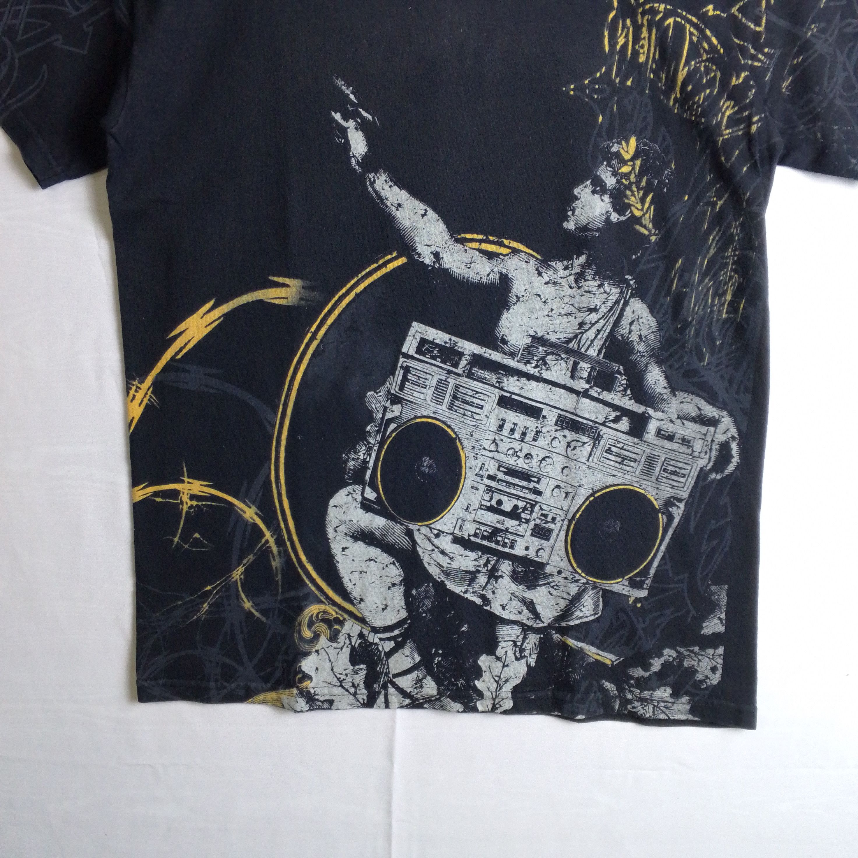 If Six Was Nine Vintage Art Tee Music Radio Tribe Tribal Mural LGB Style Size US S / EU 44-46 / 1 - 3 Thumbnail