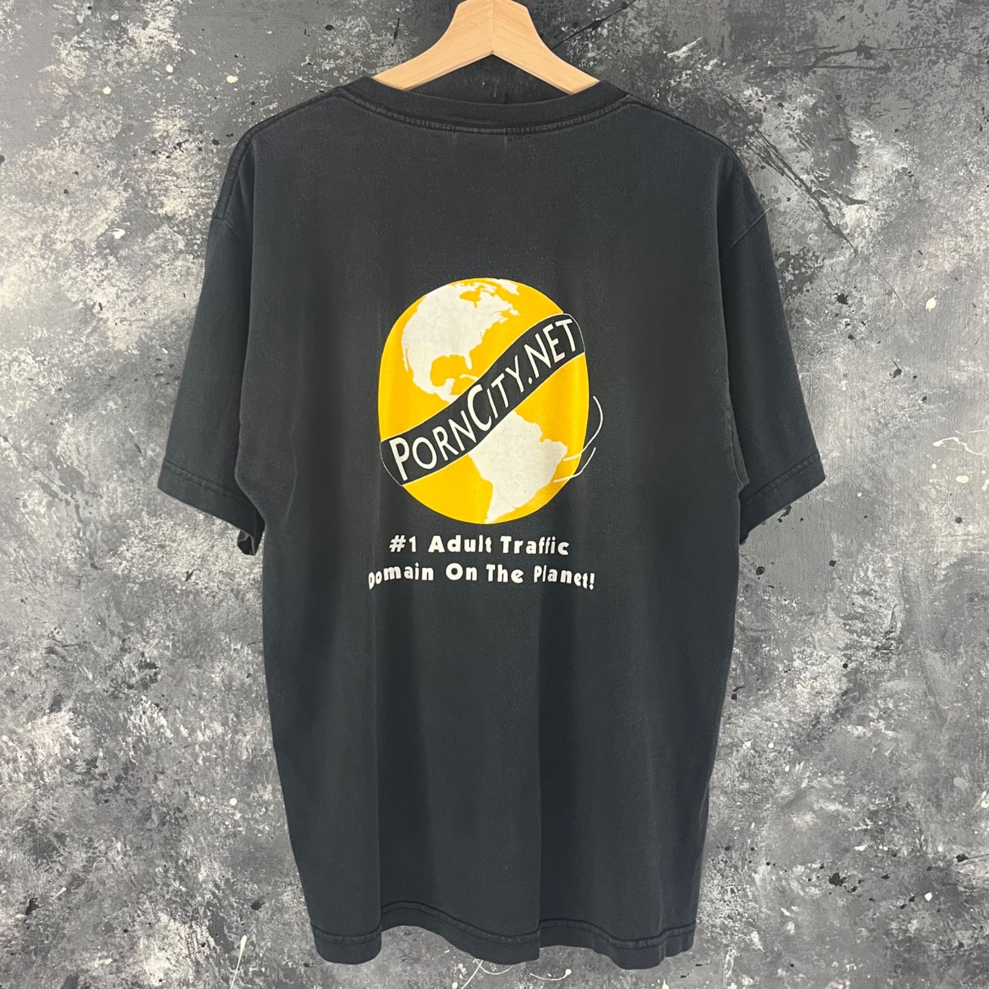 Vintage Vintage 90’s Porncity net shirt Size US L / EU 52-54 / 3 - 1 Thumbnail
