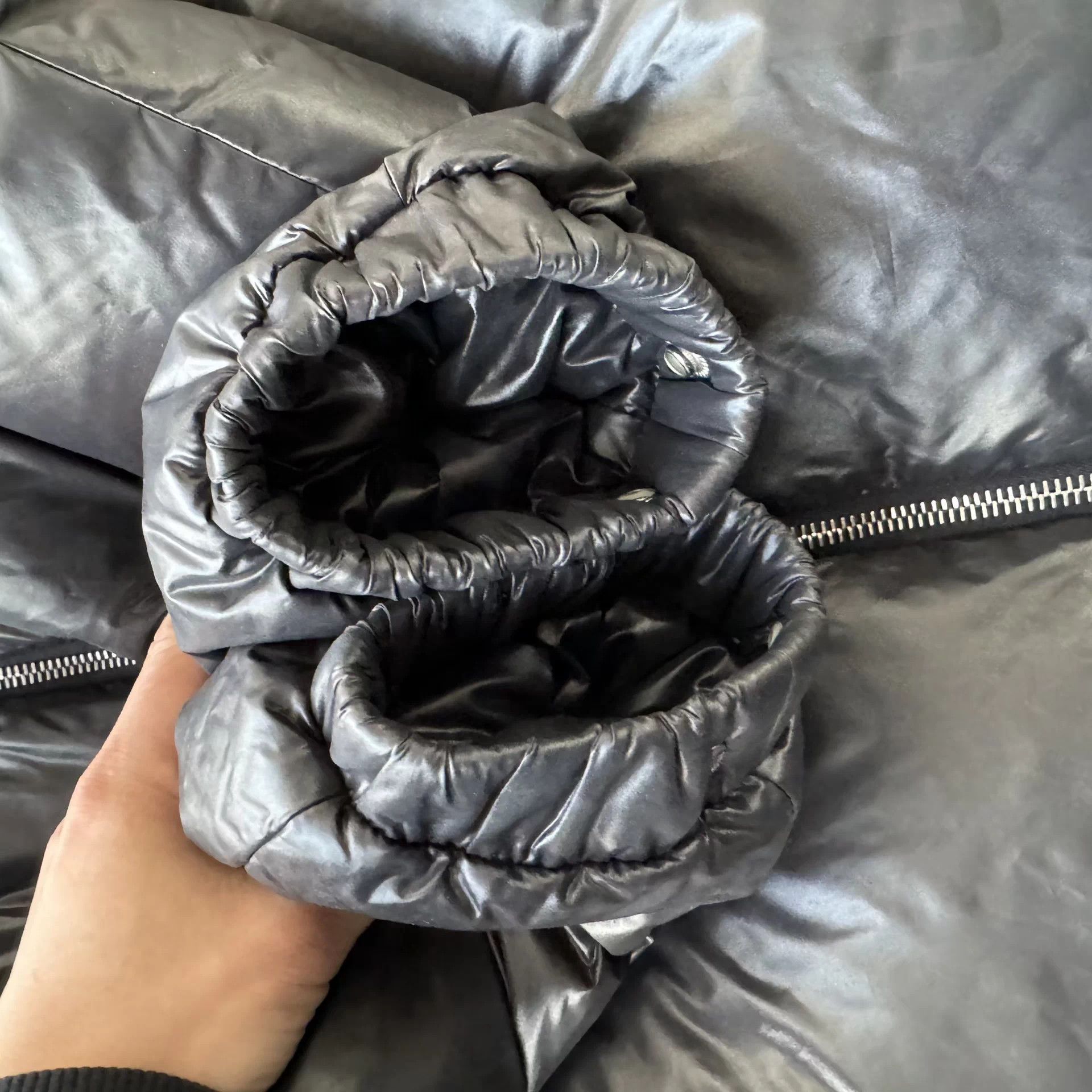 Moncler Moncler black big logo sleeve down jacket size 4 mint Size US XL / EU 56 / 4 - 6 Thumbnail
