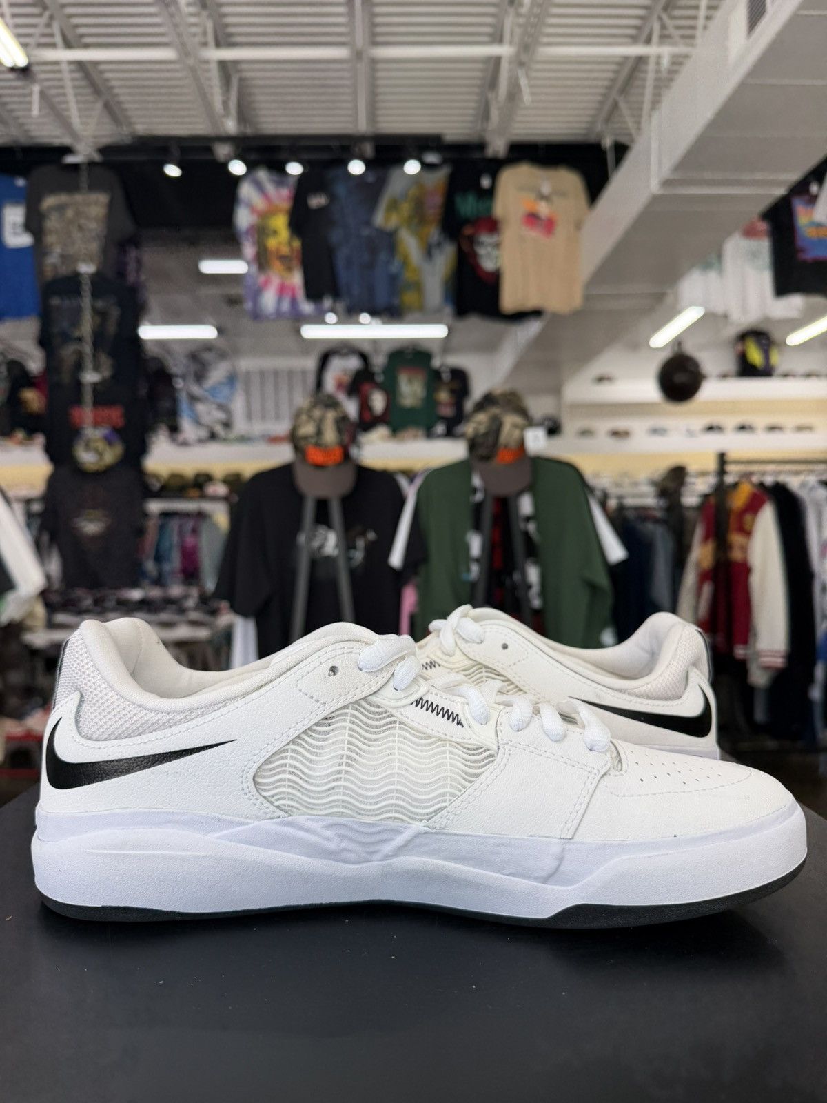 Nike Nike SB Ishod Wair White Black Size 8.5 (2022) Size US 8.5 / EU 41-42 - 3 Thumbnail