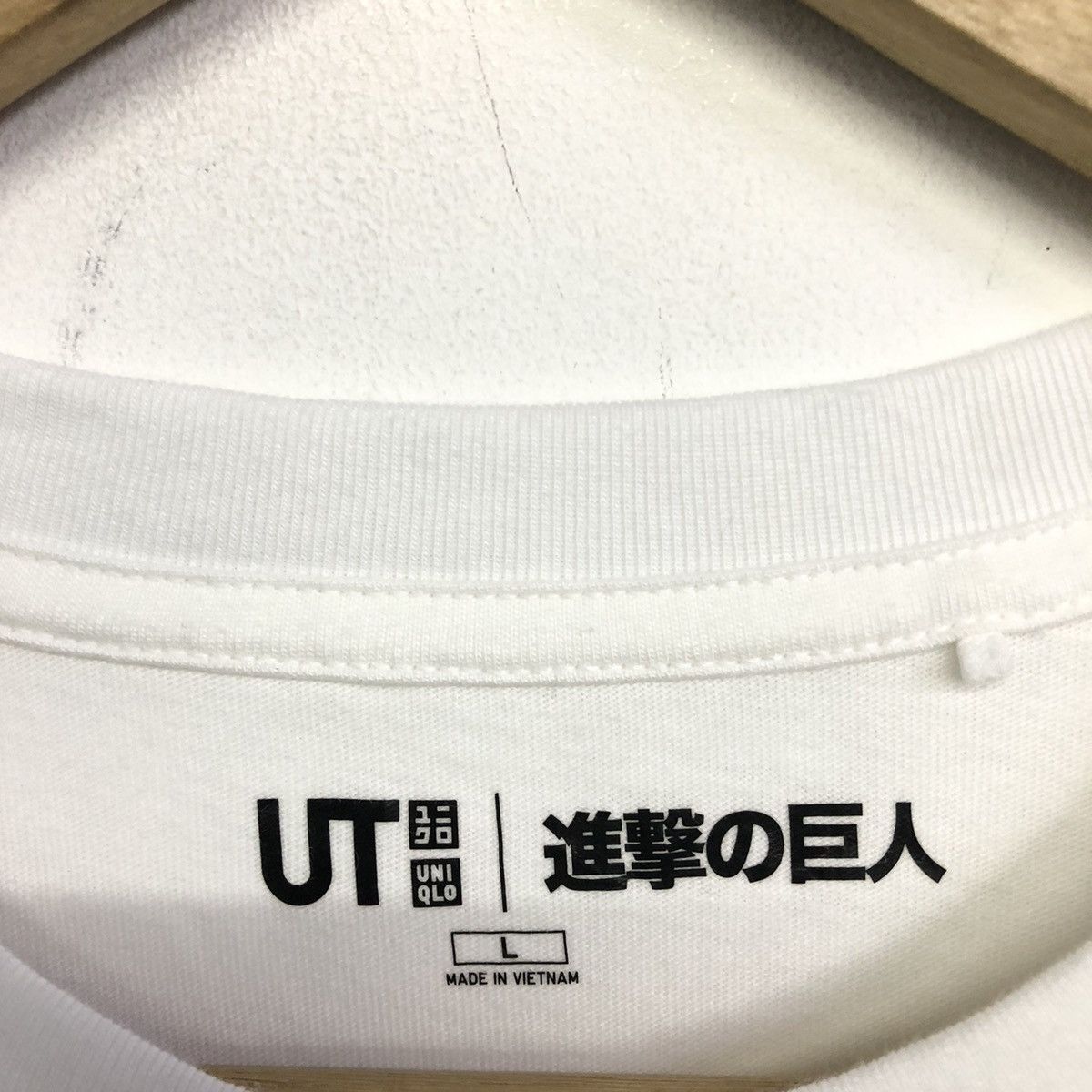 Anime Uniqlo X Attack On Titan Levi Anime Graphic Tshirt Size US L / EU 52-54 / 3 - 8 Thumbnail