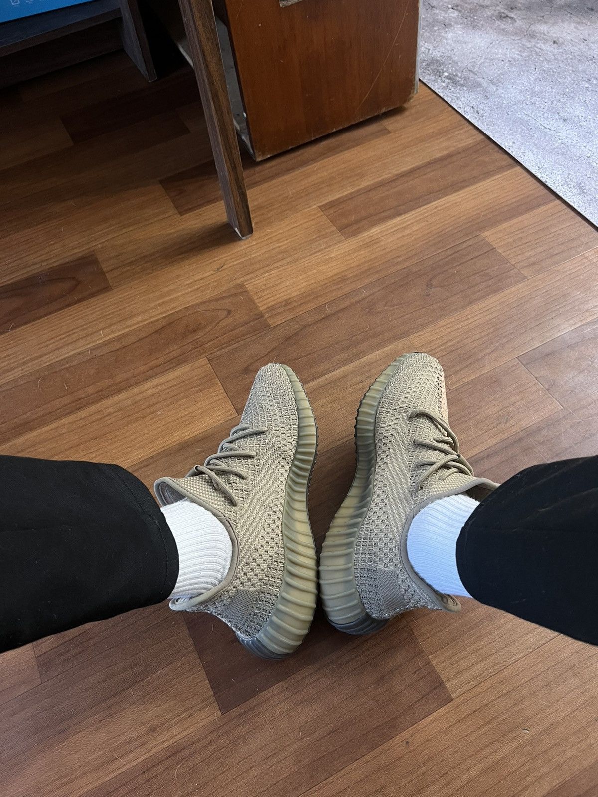 Adidas adidas Yeezy Boost 350 V2 Sand Taupe 44 Size US 10 / EU 43 - 14 Thumbnail