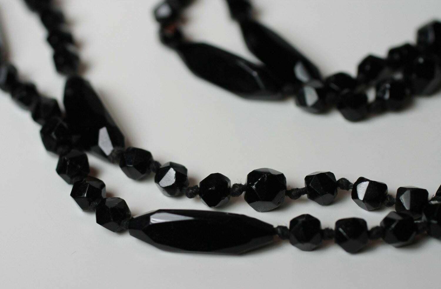 Designer Victorian Faceted Jet Bead Flapper Necklace Size ONE SIZE - 3 Thumbnail