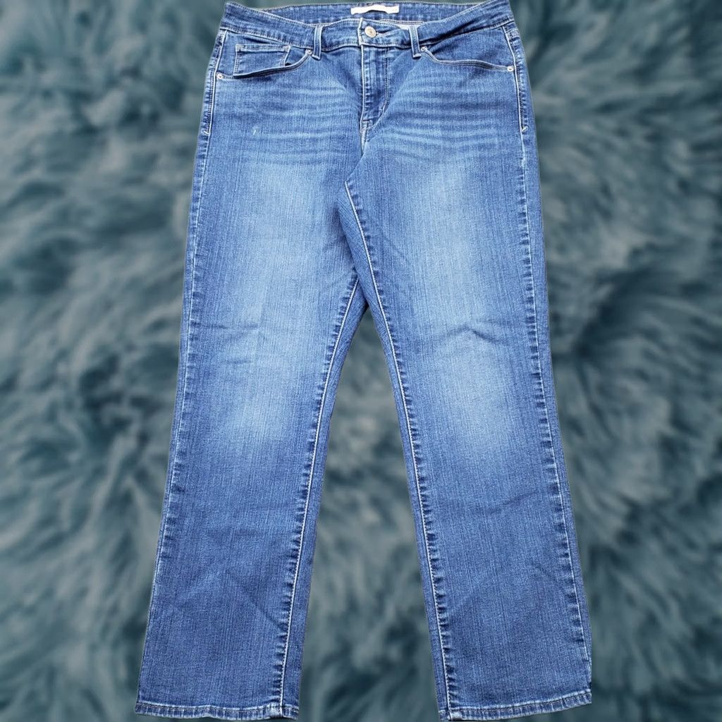 Levi's Levi's Skinny Jeans Women 14 Blue Denim Mid Rise Red Tab Wash: Womens Size 14 Jeans Color Blue Denim Style Skinny, 5-Pocket, Button Closure Size 36" / US 14 / IT 50 - 1 Thumbnail