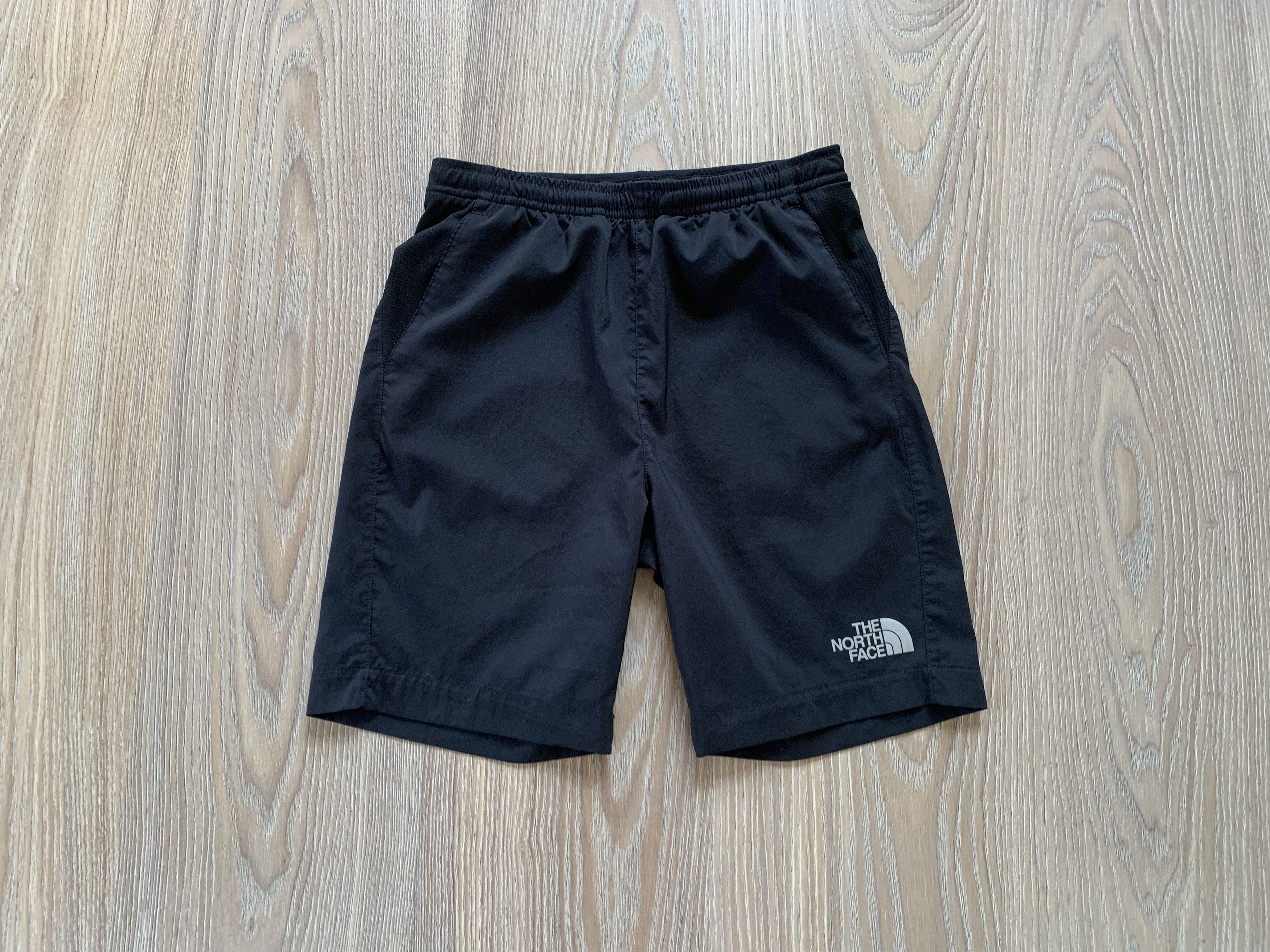 The North Face The North Face Boys Junior Youth Kids Shorts Size US 26 / EU 42 - 1 Thumbnail