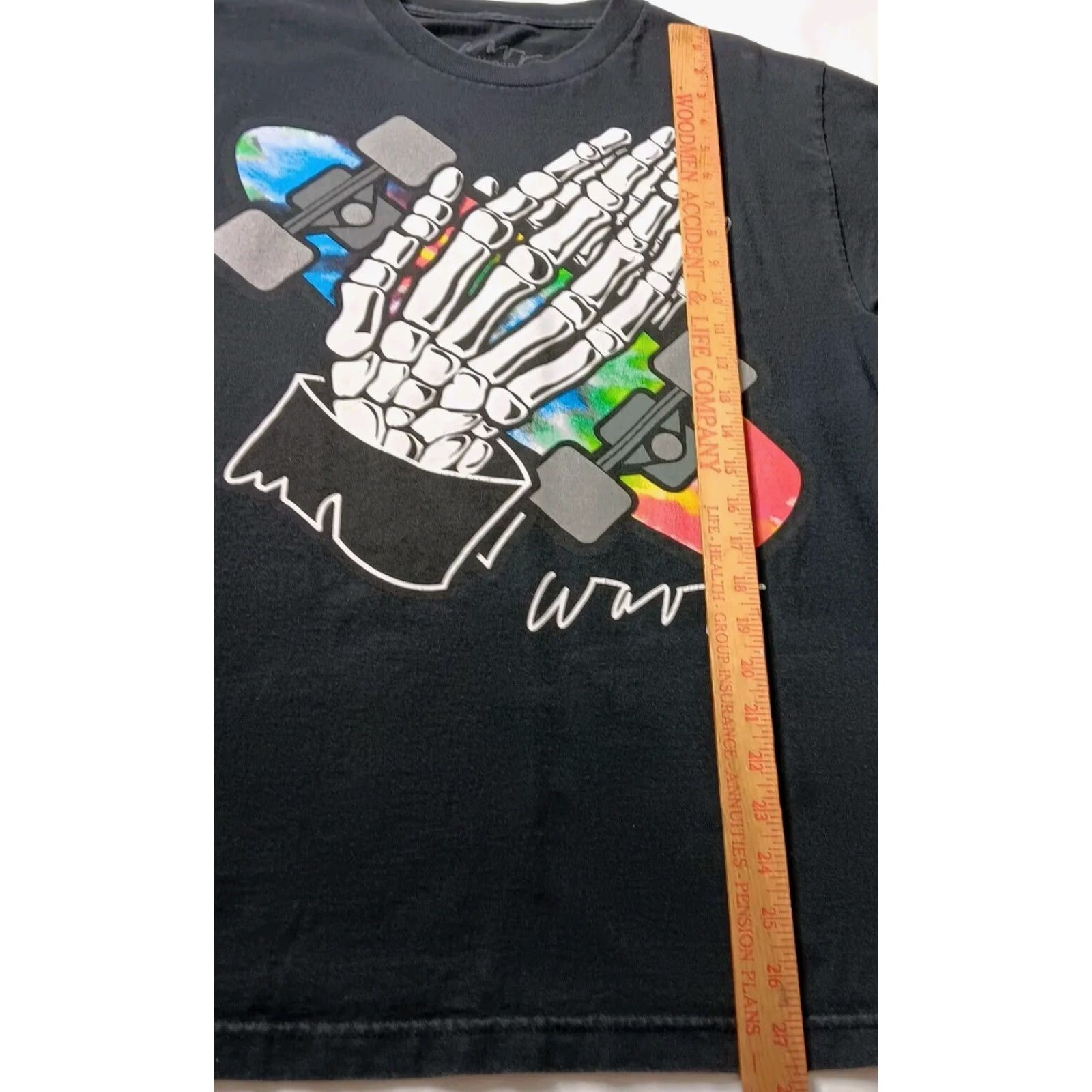 Vintage VINTAGE Wavy Shirt Medium Tie Dye Skateboard Deck Skeleton Hand Streetwear Black Shirt Mens M Tie-Dye Skateboard Deck Theme 90s Skater Size US M / EU 48-50 / 2 - 5 Thumbnail