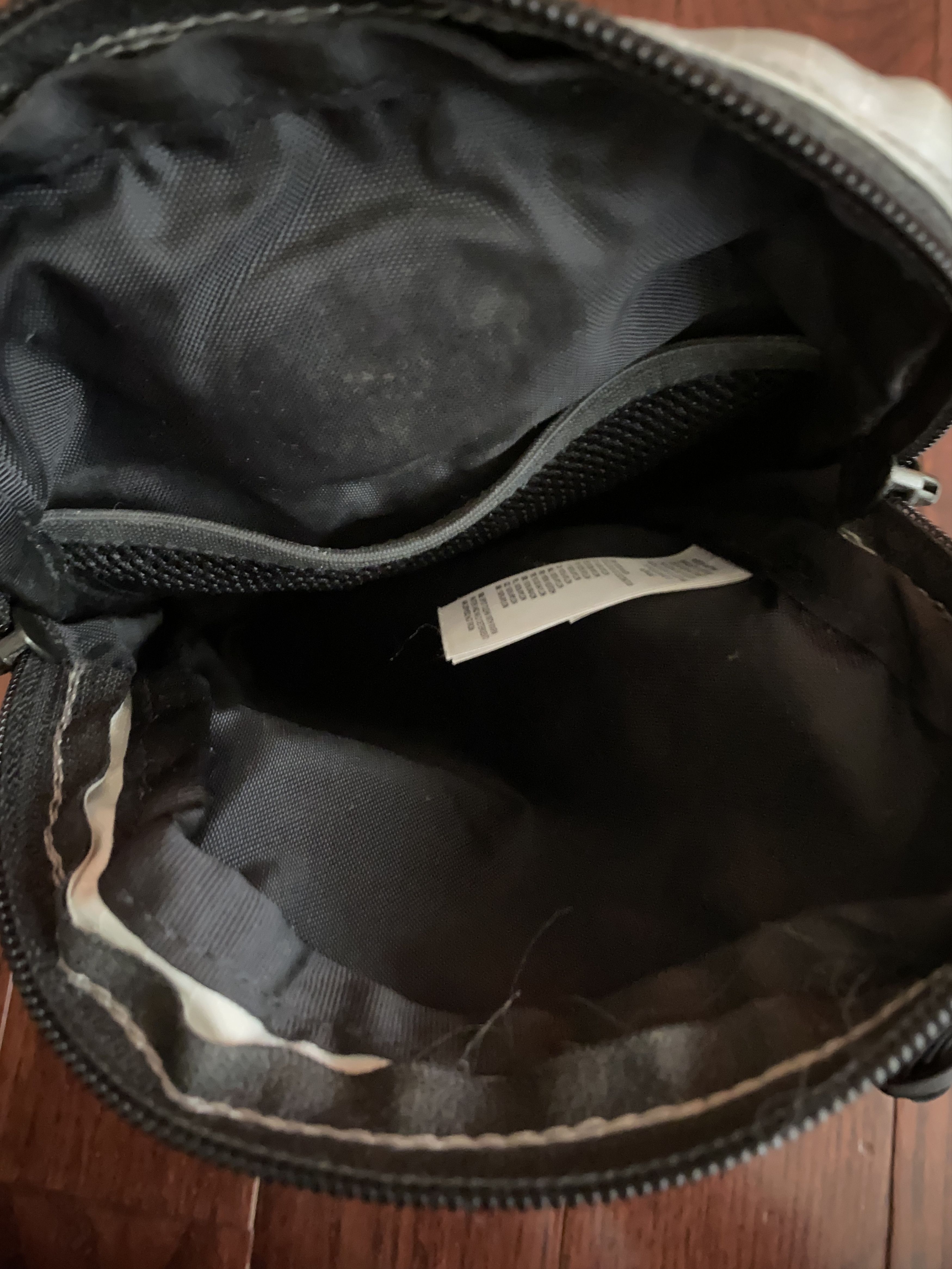 Supreme × The North Face Metallic Shoulder Bag SS18 Size ONE SIZE - 6 Thumbnail