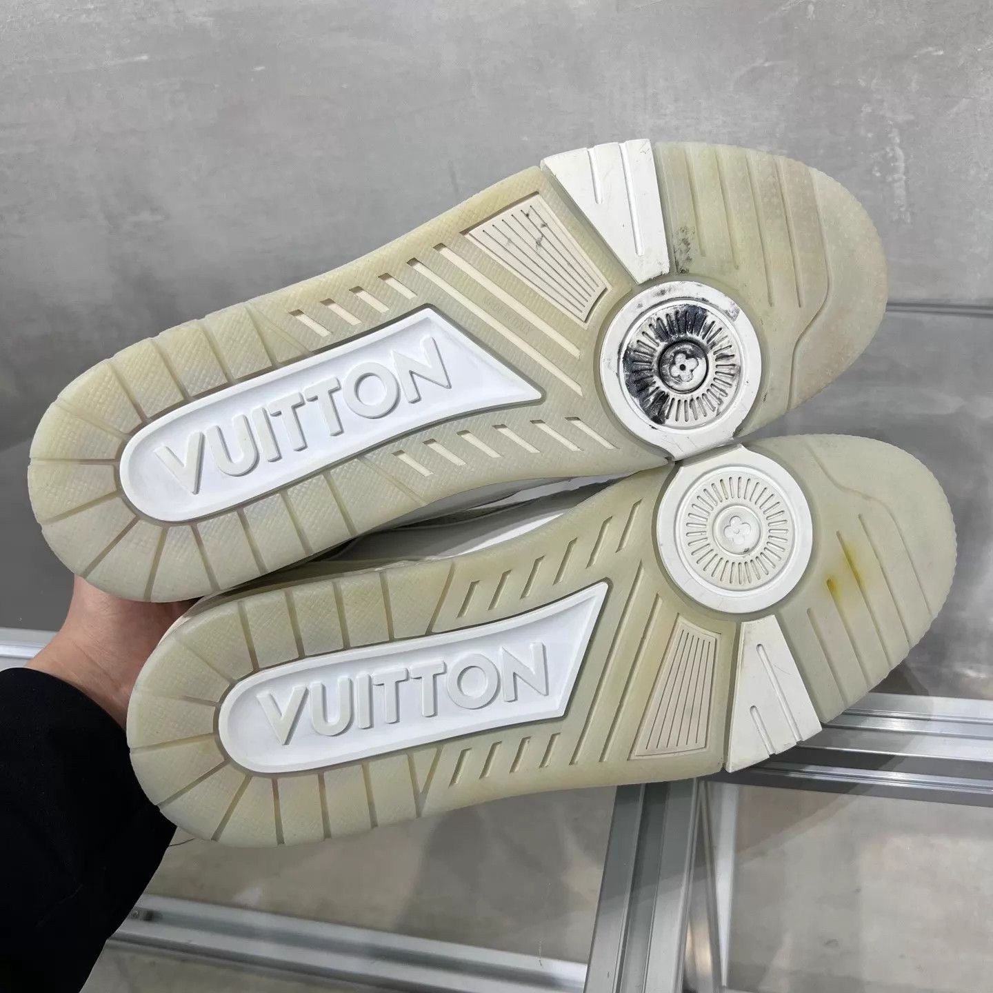 Louis Vuitton LV Trainer White Cement UK8/42 Size US 9 / EU 42 - 7 Thumbnail