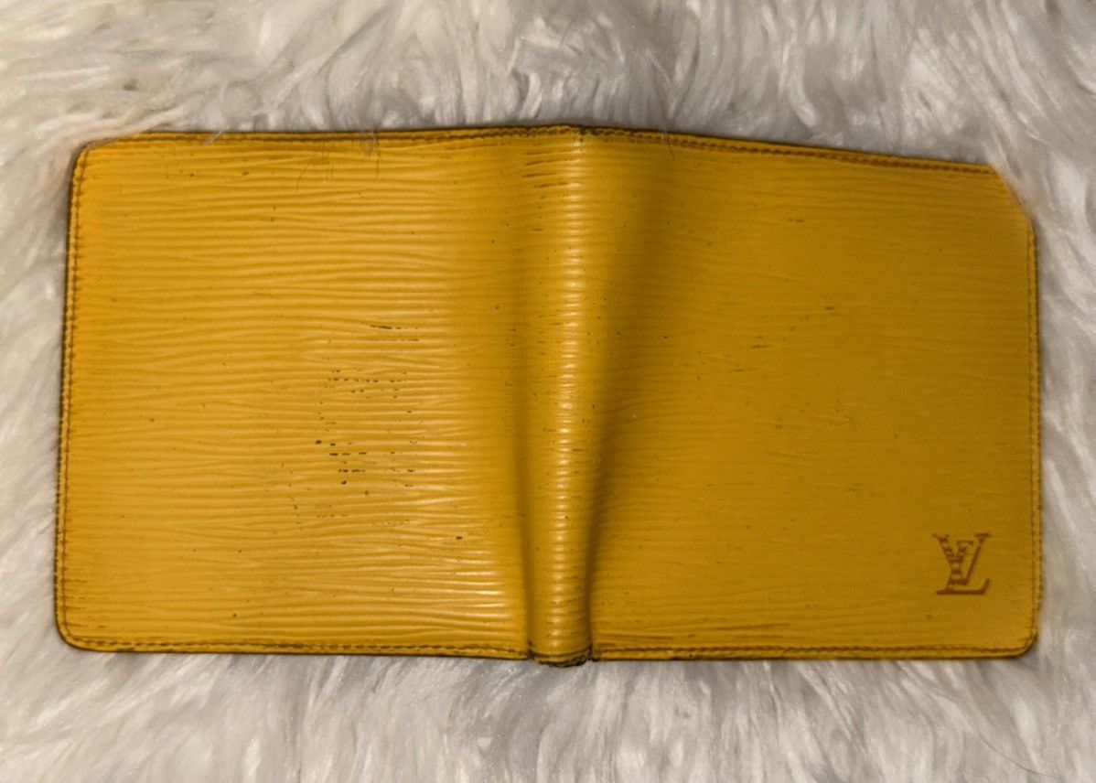 Louis Vuitton Louis Vuitton Yellow Epi Bifold Wallet Size ONE SIZE - 3 Thumbnail